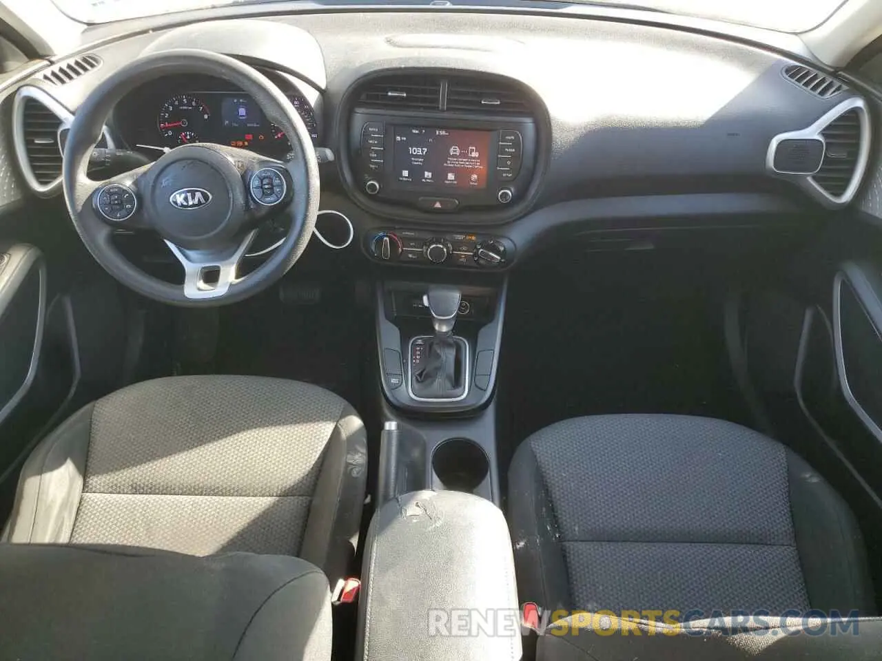 8 fotografías del automóvil dañado KNDJ23AU0L7070031 KIA SOUL 2020