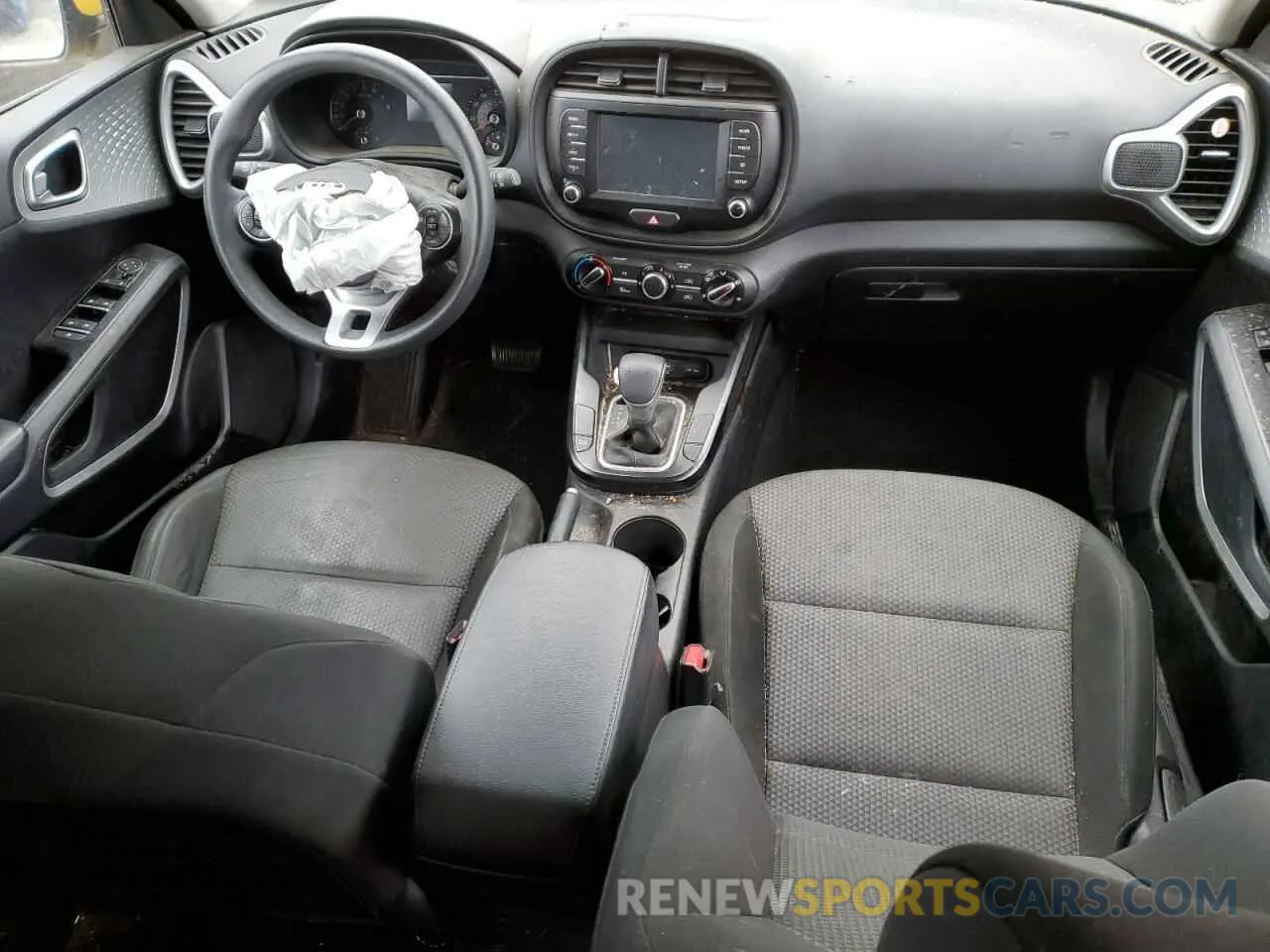 8 fotografías del automóvil dañado KNDJ23AU0L7080106 KIA SOUL 2020