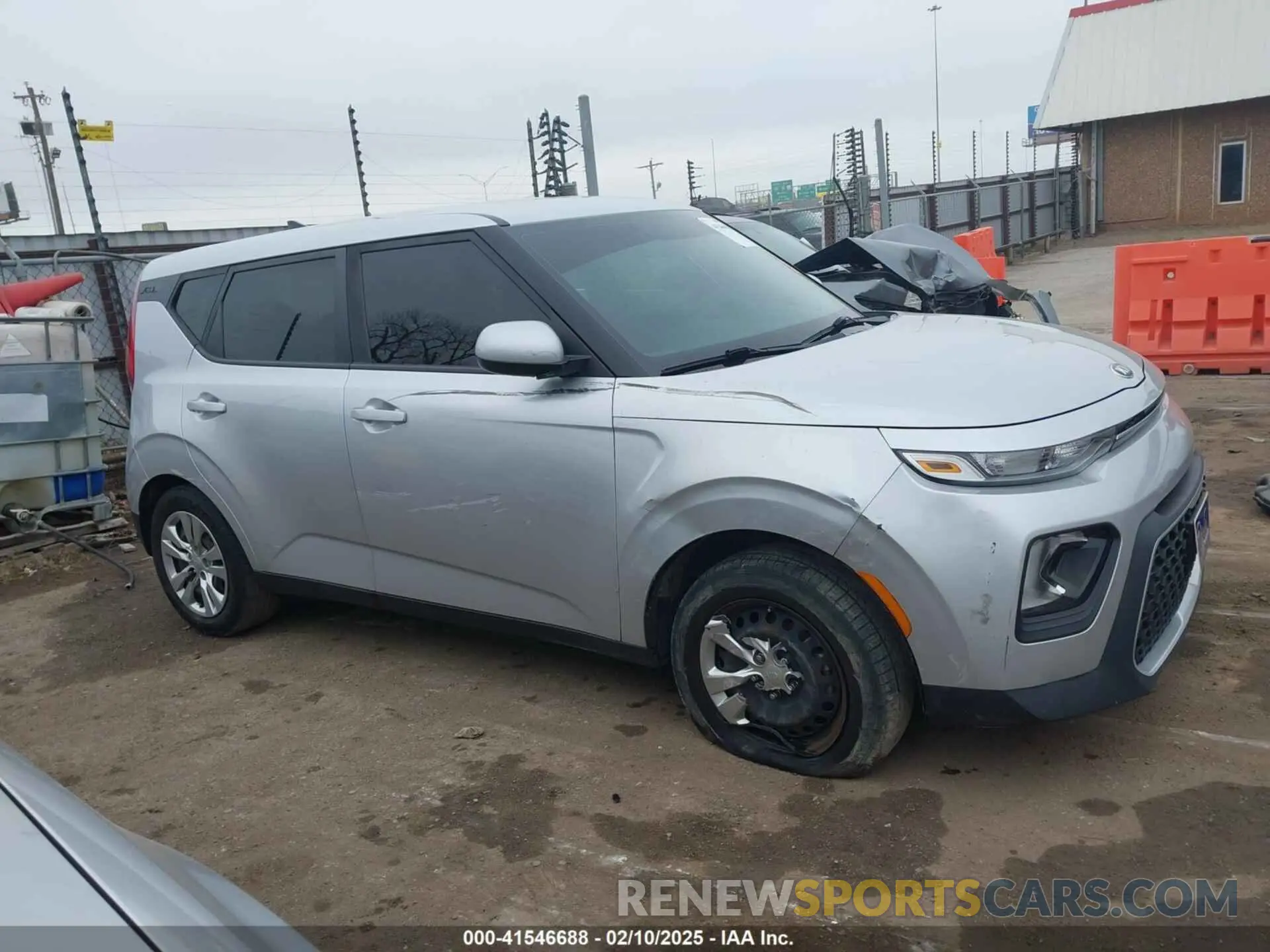 13 fotografías del automóvil dañado KNDJ23AU0L7109359 KIA SOUL 2020