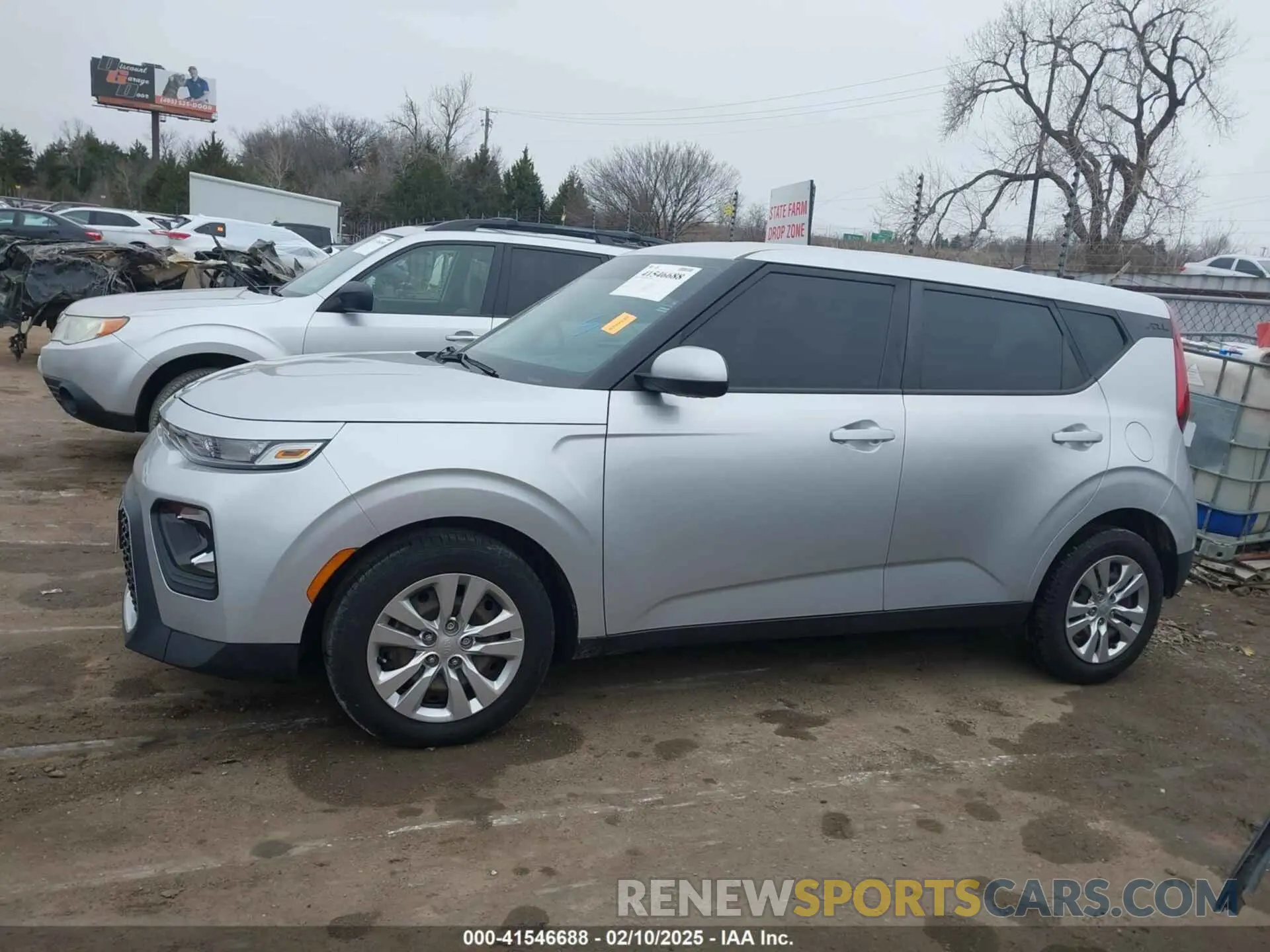 14 fotografías del automóvil dañado KNDJ23AU0L7109359 KIA SOUL 2020