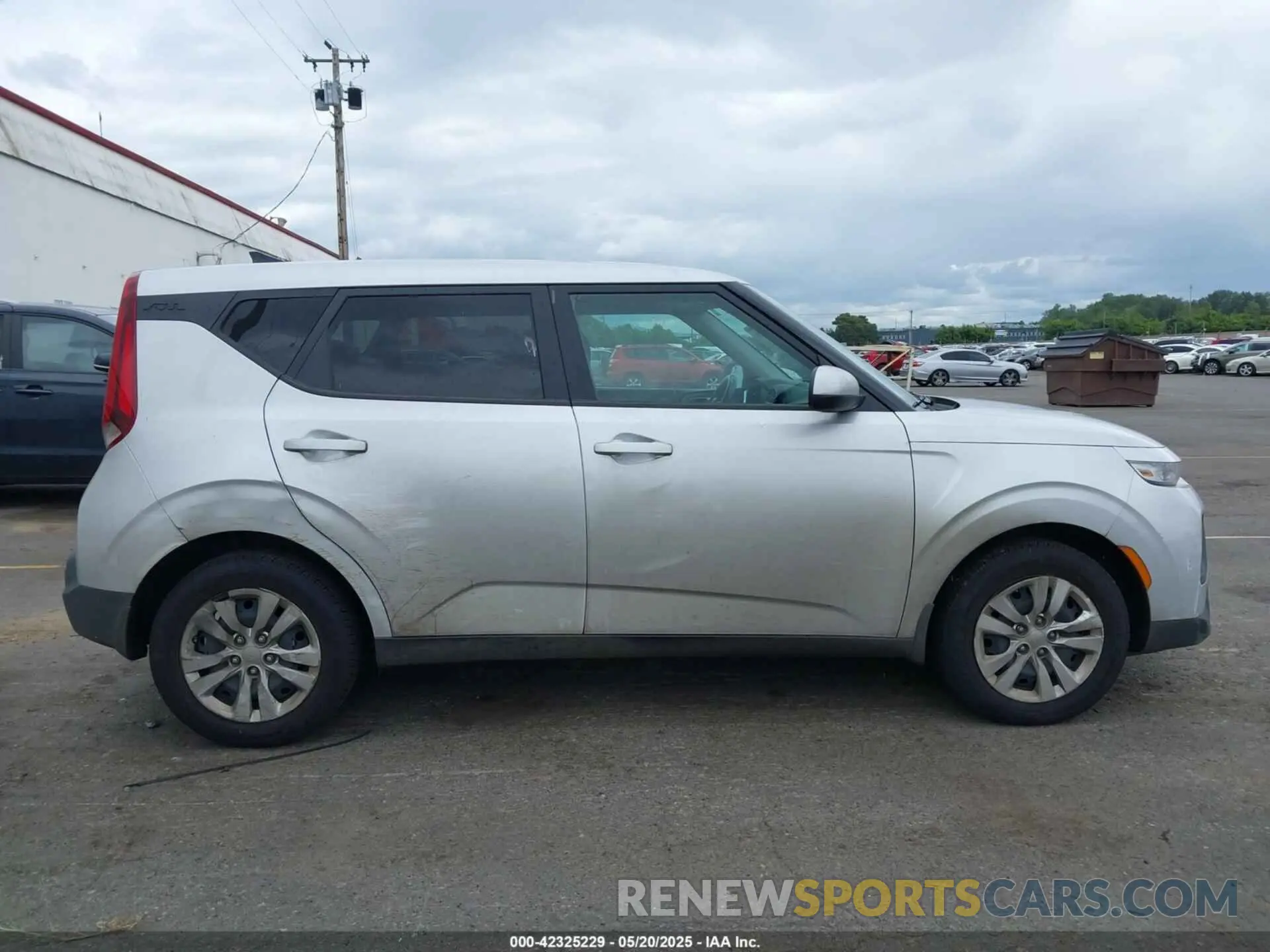 13 fotografías del automóvil dañado KNDJ23AU0L7110916 KIA SOUL 2020