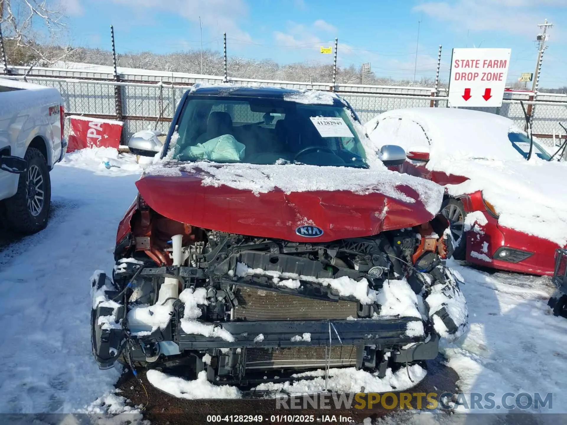 12 fotografías del automóvil dañado KNDJ23AU0L7121625 KIA SOUL 2020