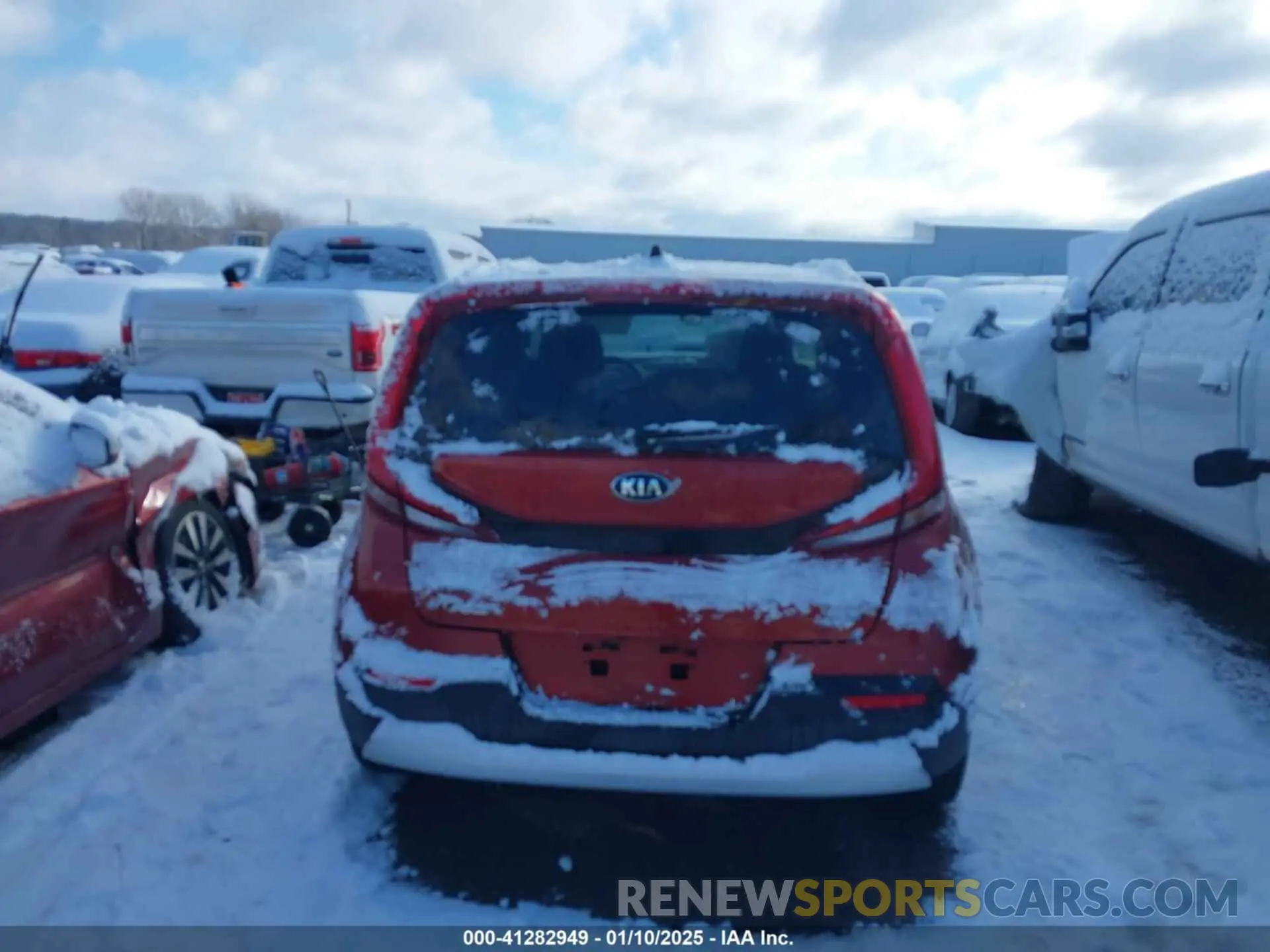 16 fotografías del automóvil dañado KNDJ23AU0L7121625 KIA SOUL 2020