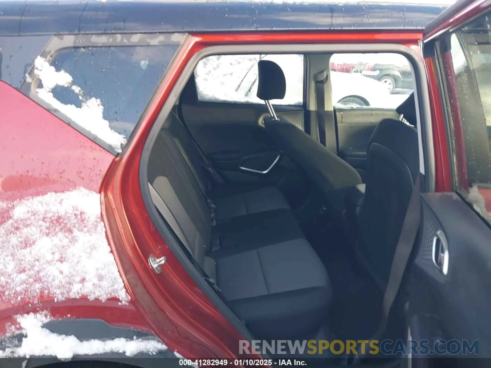 8 fotografías del automóvil dañado KNDJ23AU0L7121625 KIA SOUL 2020