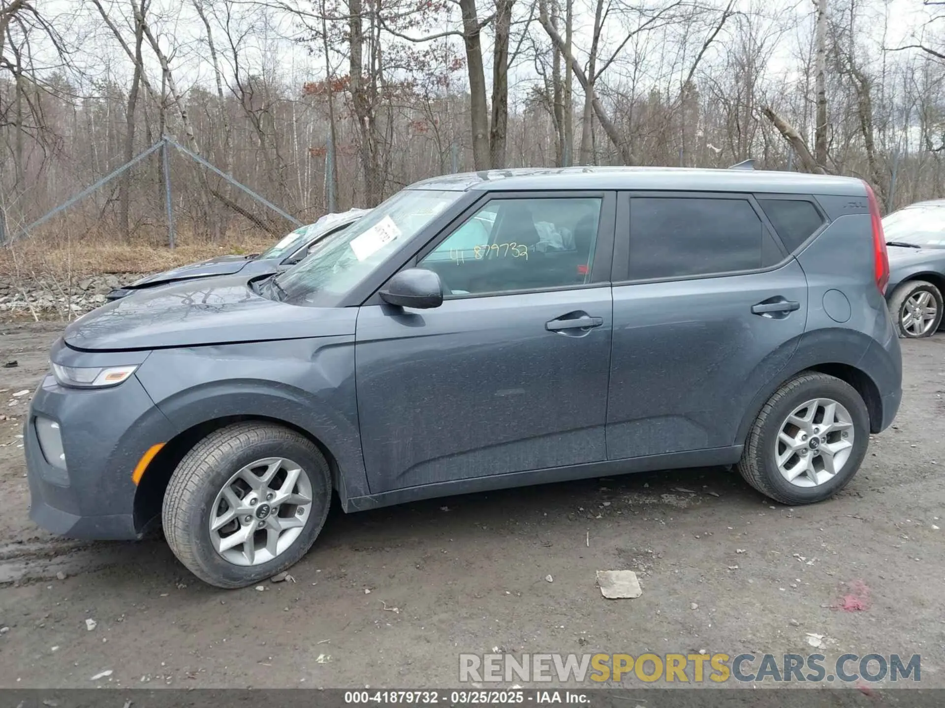 14 fotografías del automóvil dañado KNDJ23AU0L7719665 KIA SOUL 2020