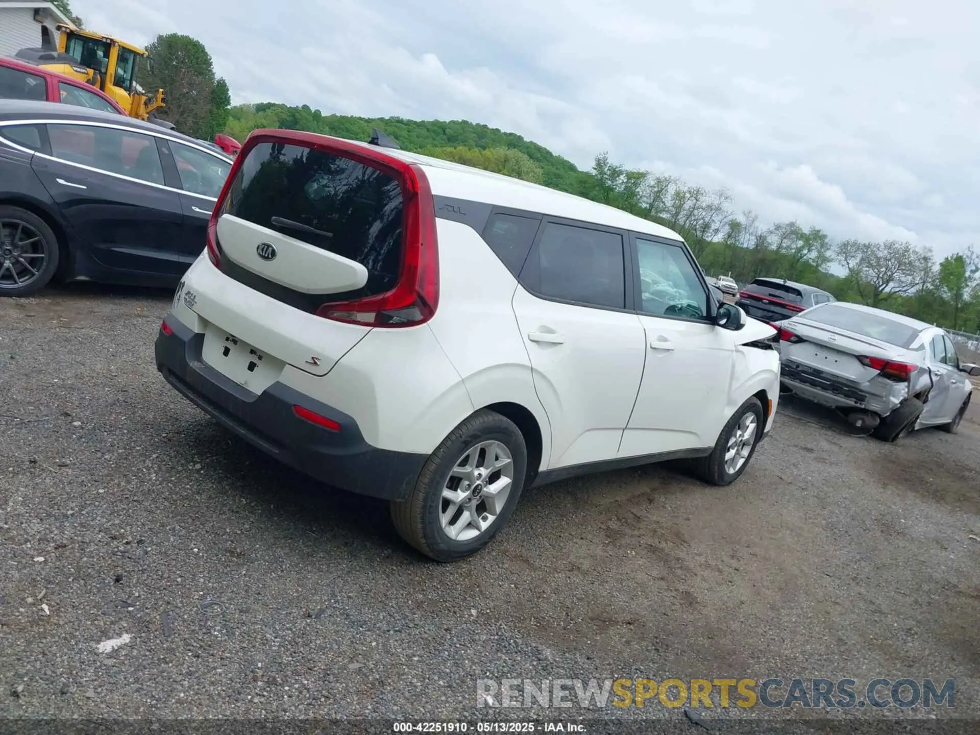 4 fotografías del automóvil dañado KNDJ23AU0L7722100 KIA SOUL 2020