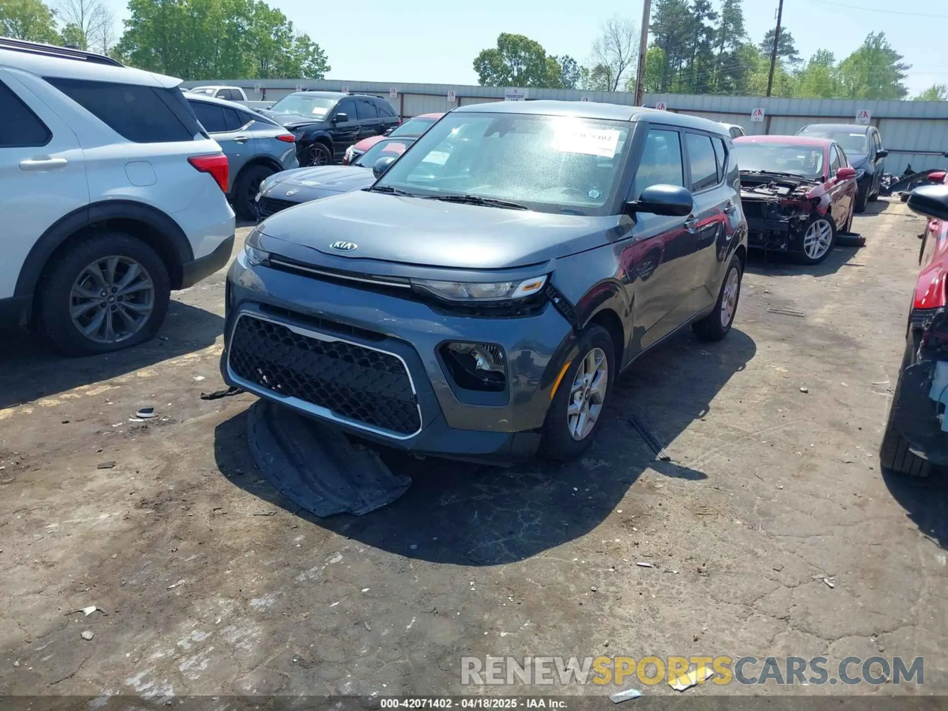 2 fotografías del automóvil dañado KNDJ23AU1L7019301 KIA SOUL 2020