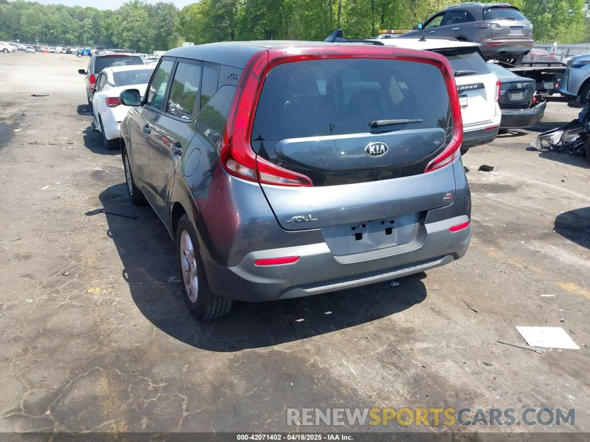 3 fotografías del automóvil dañado KNDJ23AU1L7019301 KIA SOUL 2020