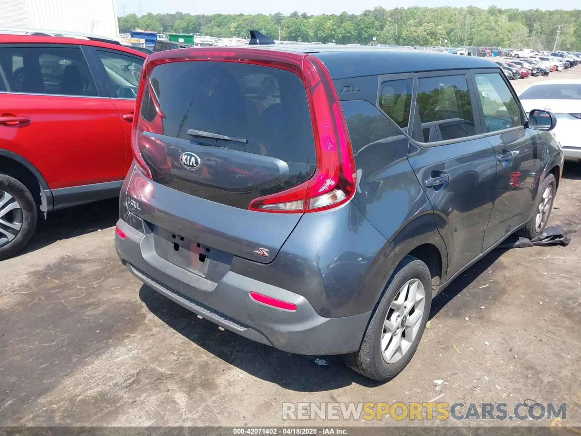 4 fotografías del automóvil dañado KNDJ23AU1L7019301 KIA SOUL 2020