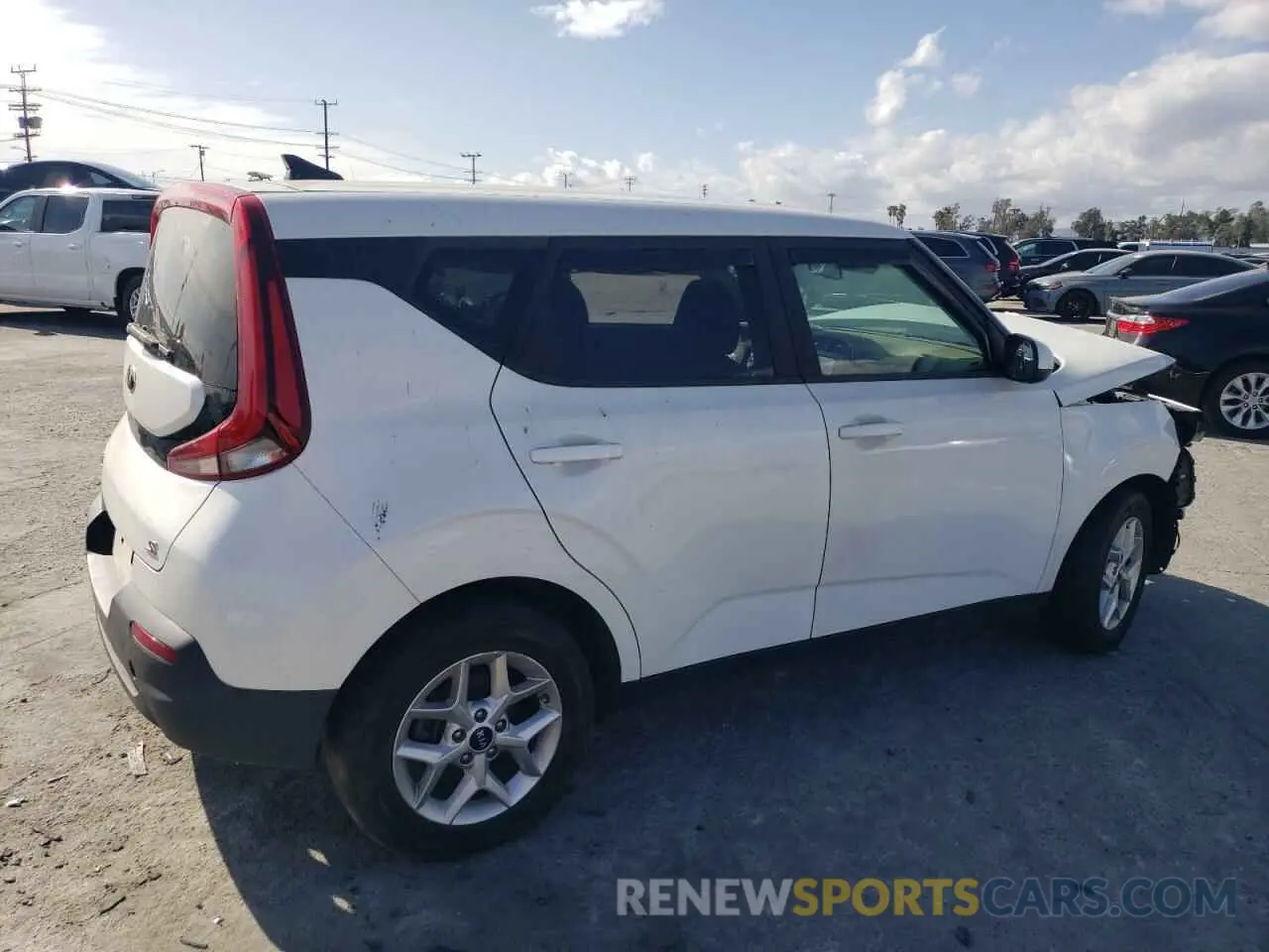 3 fotografías del automóvil dañado KNDJ23AU1L7026054 KIA SOUL 2020