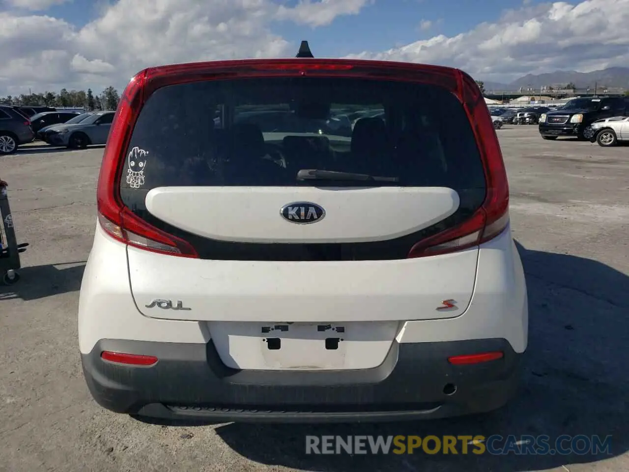 6 fotografías del automóvil dañado KNDJ23AU1L7026054 KIA SOUL 2020
