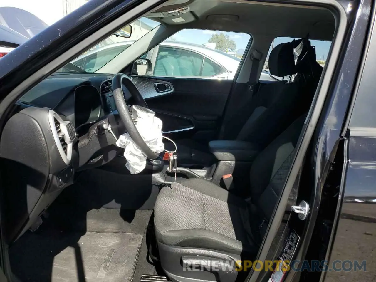 7 fotografías del automóvil dañado KNDJ23AU1L7062780 KIA SOUL 2020
