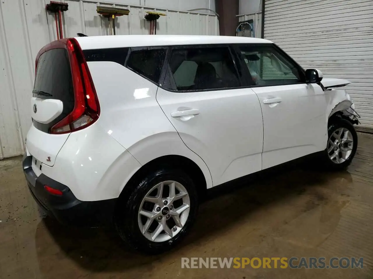 3 fotografías del automóvil dañado KNDJ23AU1L7067185 KIA SOUL 2020