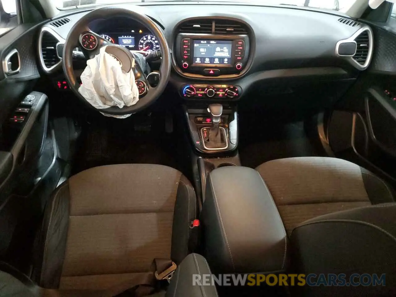 8 fotografías del automóvil dañado KNDJ23AU1L7067185 KIA SOUL 2020