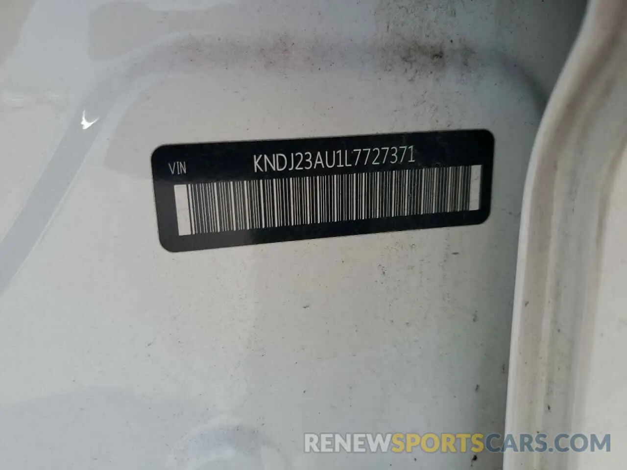 12 fotografías del automóvil dañado KNDJ23AU1L7727371 KIA SOUL 2020