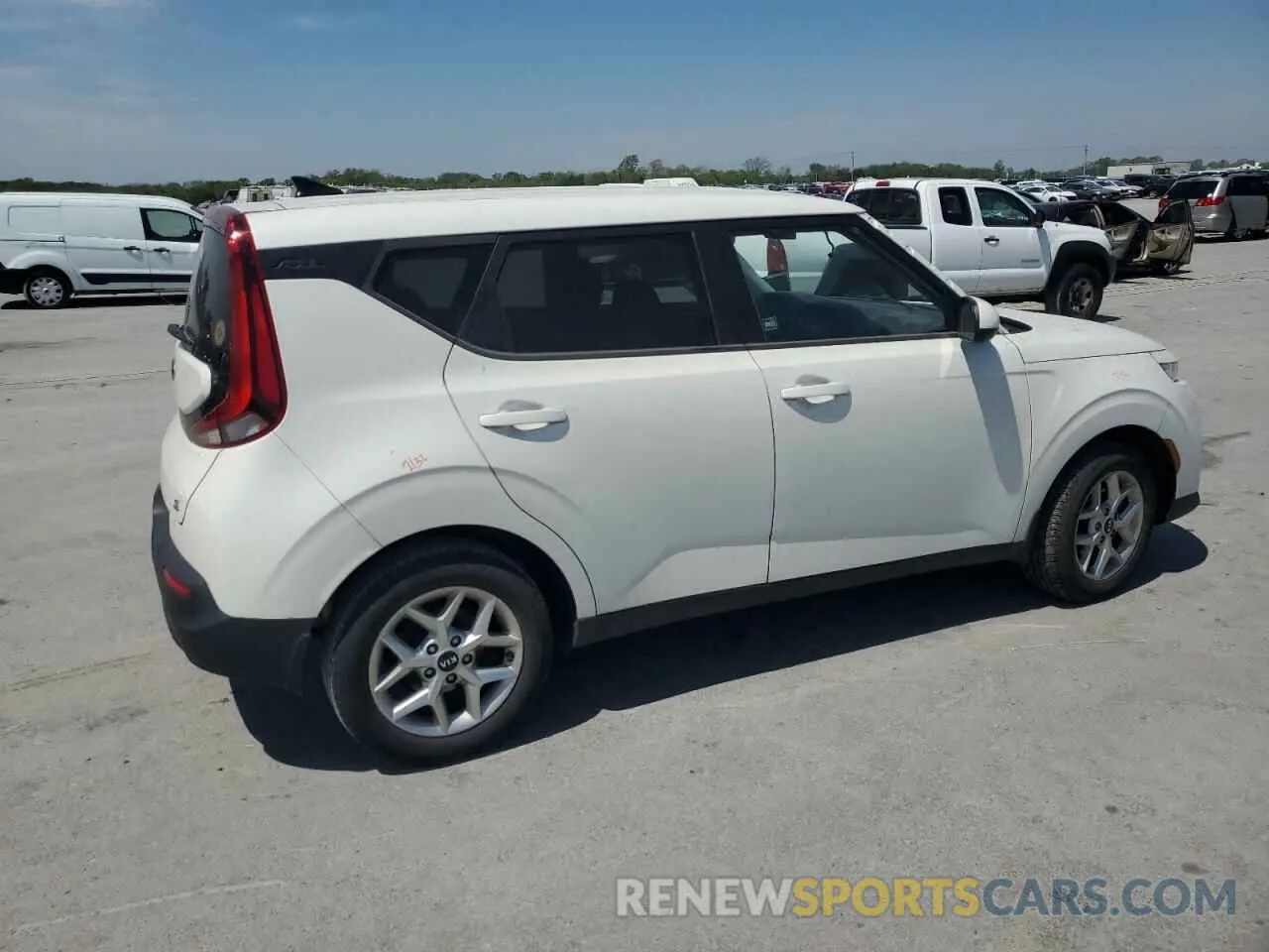 3 fotografías del automóvil dañado KNDJ23AU1L7727371 KIA SOUL 2020