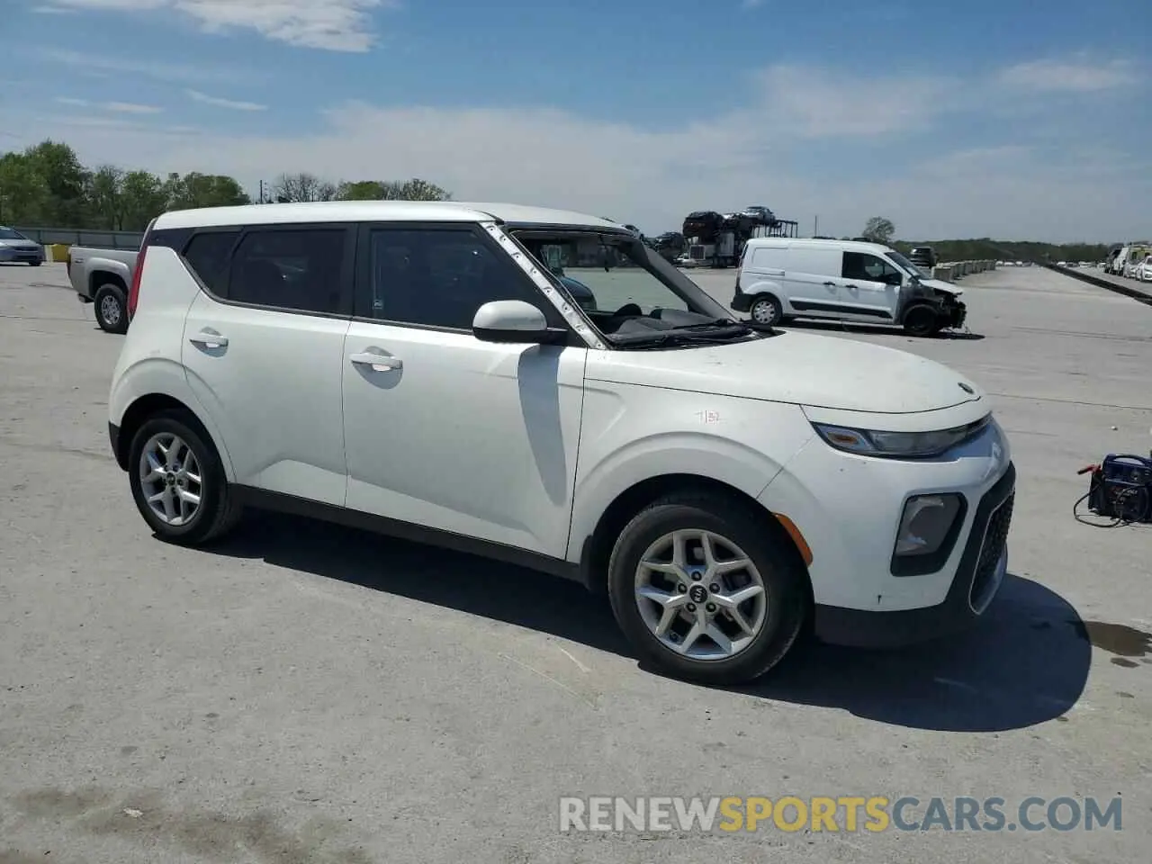4 fotografías del automóvil dañado KNDJ23AU1L7727371 KIA SOUL 2020