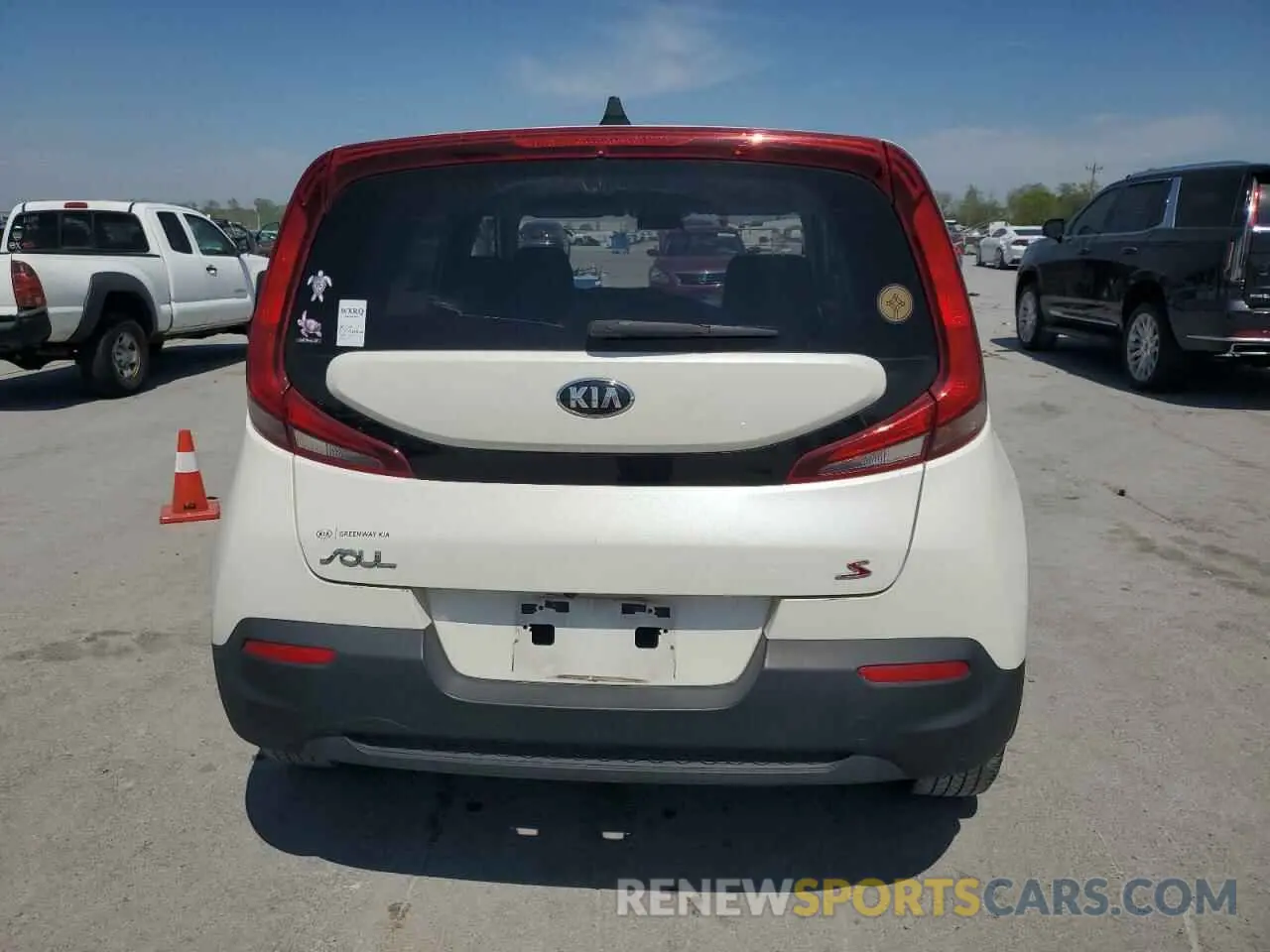 6 fotografías del automóvil dañado KNDJ23AU1L7727371 KIA SOUL 2020