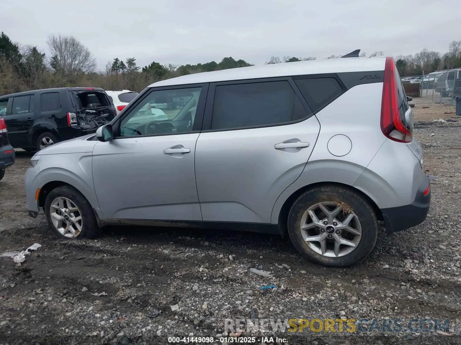 14 fotografías del automóvil dañado KNDJ23AU1L7734823 KIA SOUL 2020