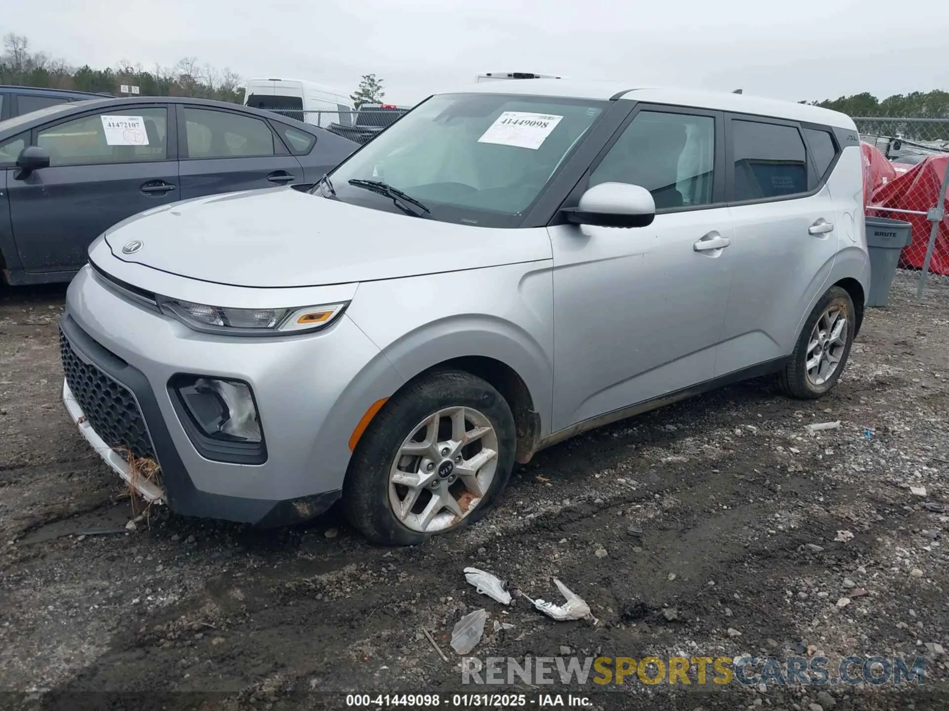 2 fotografías del automóvil dañado KNDJ23AU1L7734823 KIA SOUL 2020