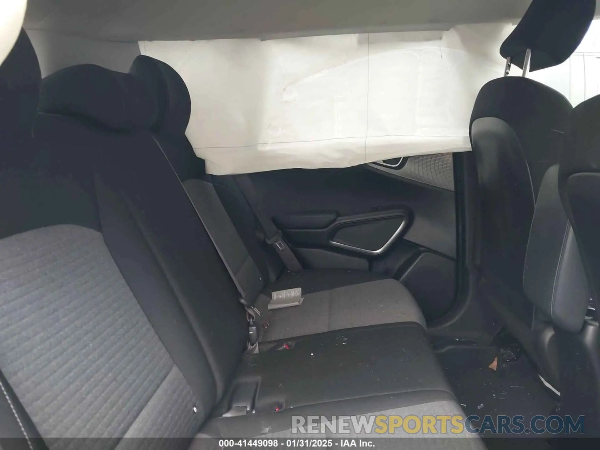 8 fotografías del automóvil dañado KNDJ23AU1L7734823 KIA SOUL 2020