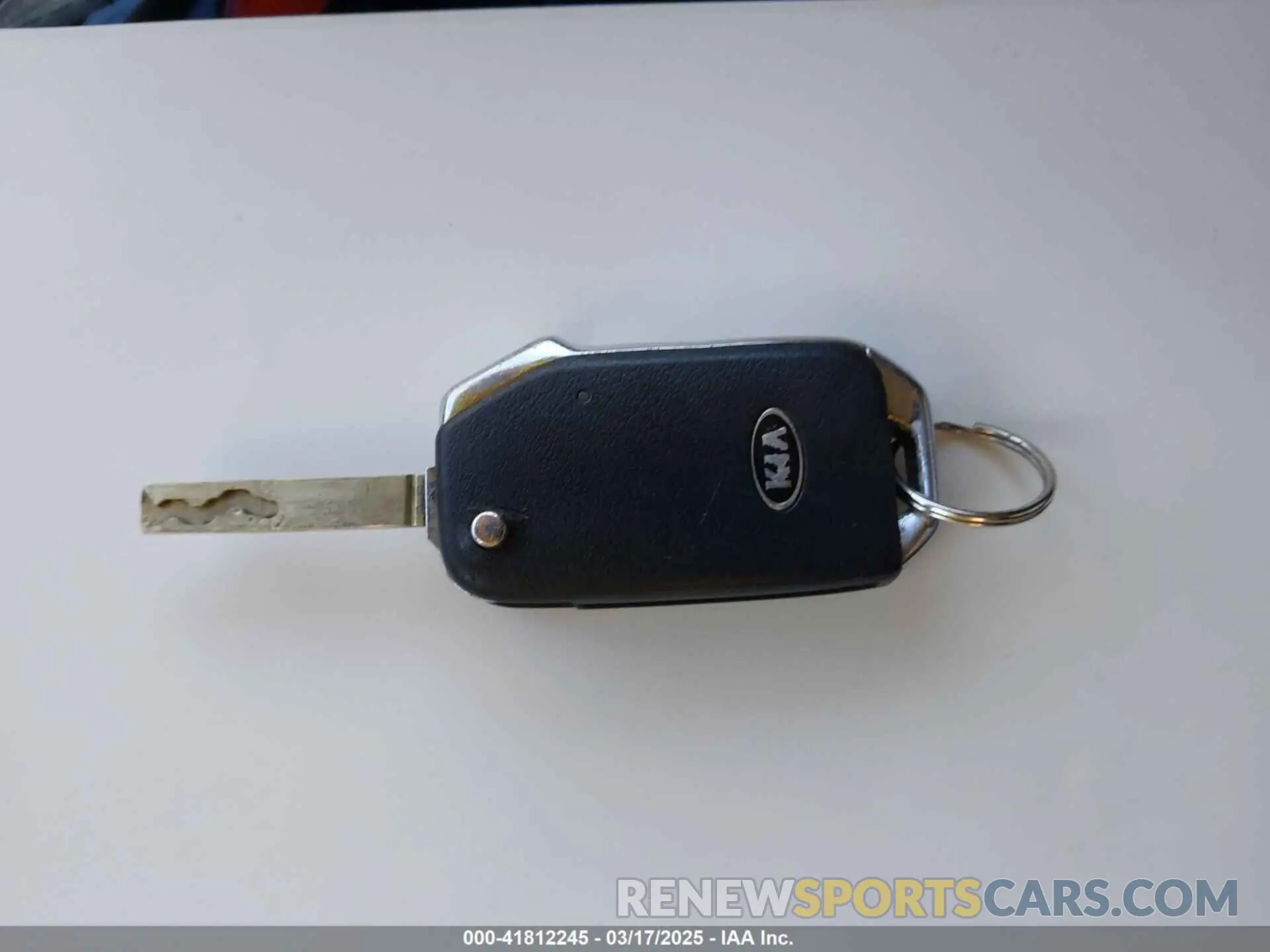 11 fotografías del automóvil dañado KNDJ23AU2L7004287 KIA SOUL 2020