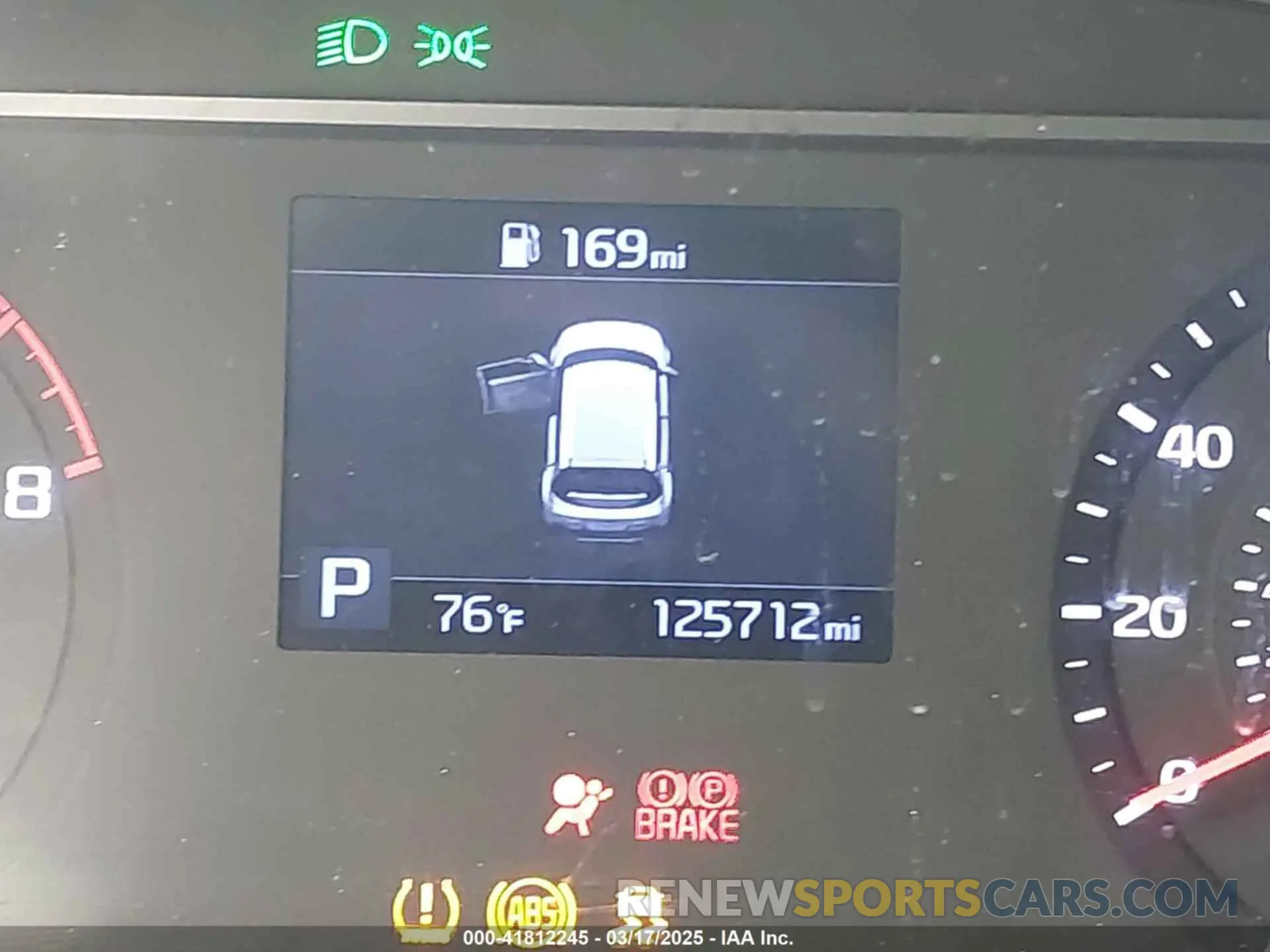 16 fotografías del automóvil dañado KNDJ23AU2L7004287 KIA SOUL 2020
