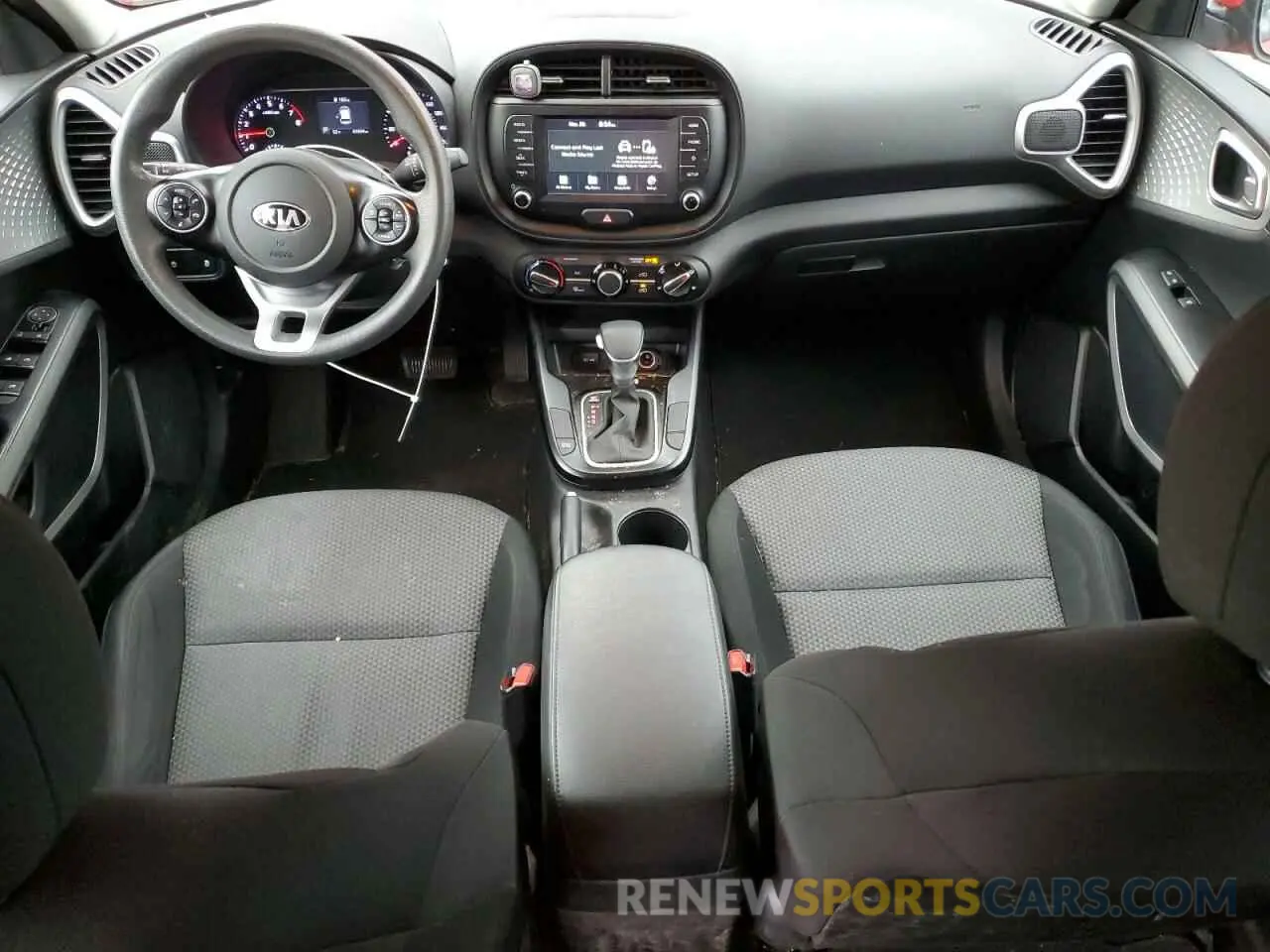 8 fotografías del automóvil dañado KNDJ23AU2L7029593 KIA SOUL 2020