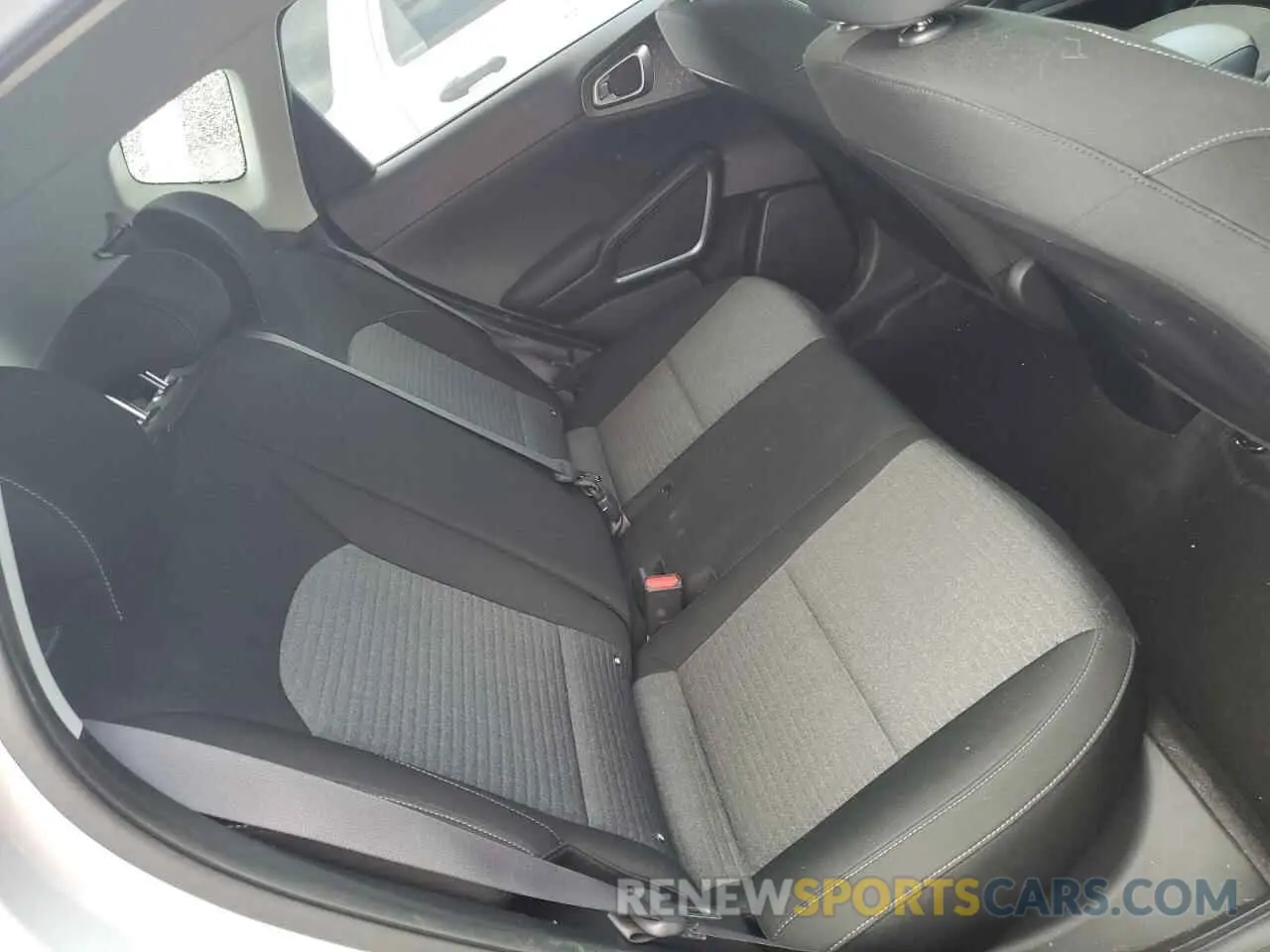 10 fotografías del automóvil dañado KNDJ23AU2L7056311 KIA SOUL 2020