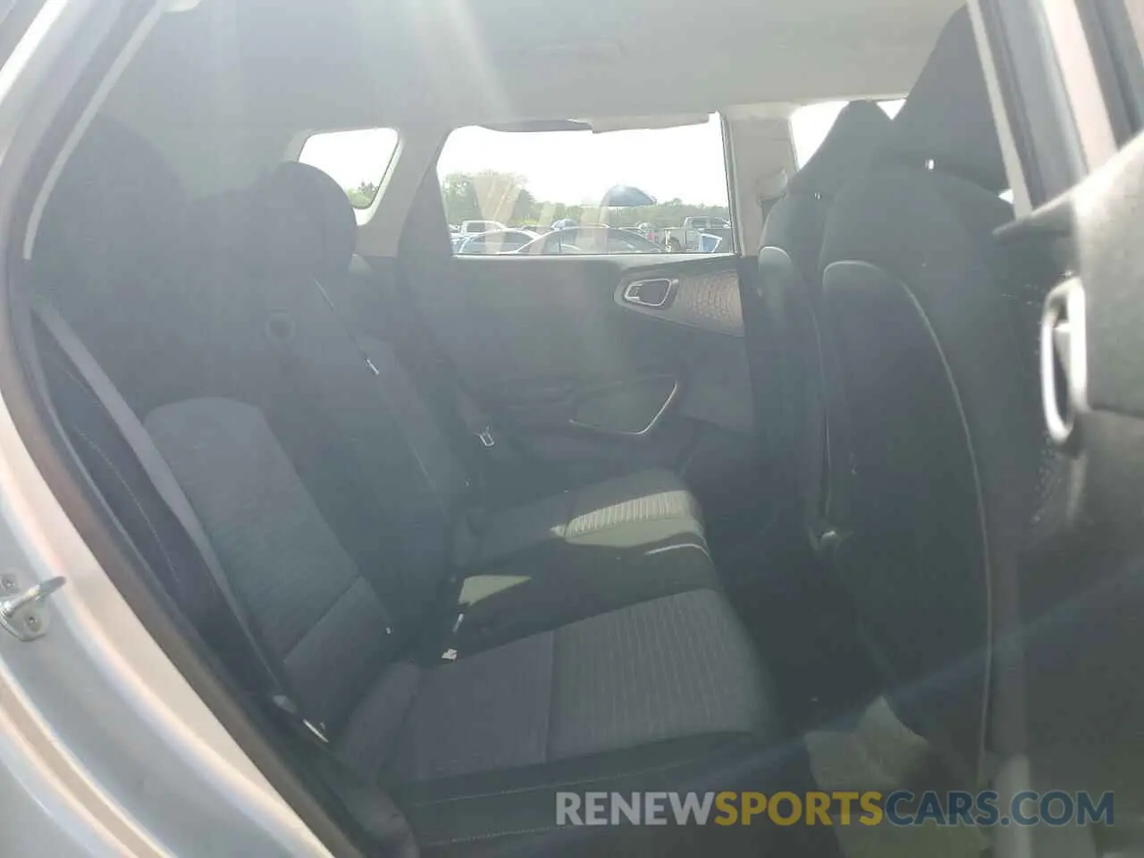 10 fotografías del automóvil dañado KNDJ23AU2L7059368 KIA SOUL 2020
