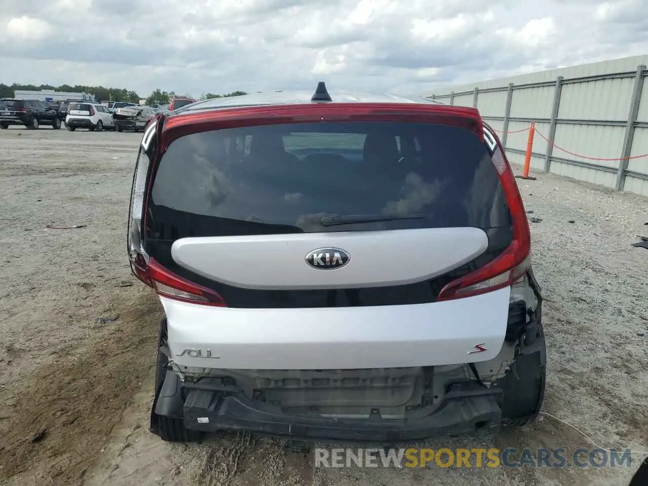 6 fotografías del automóvil dañado KNDJ23AU2L7059368 KIA SOUL 2020