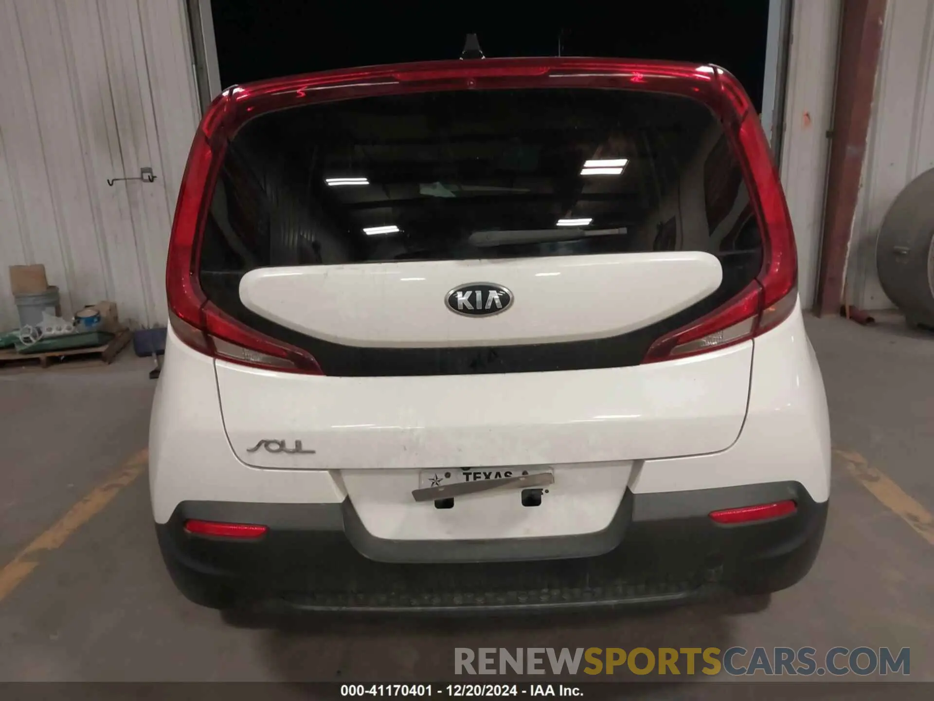 16 fotografías del automóvil dañado KNDJ23AU2L7071150 KIA SOUL 2020