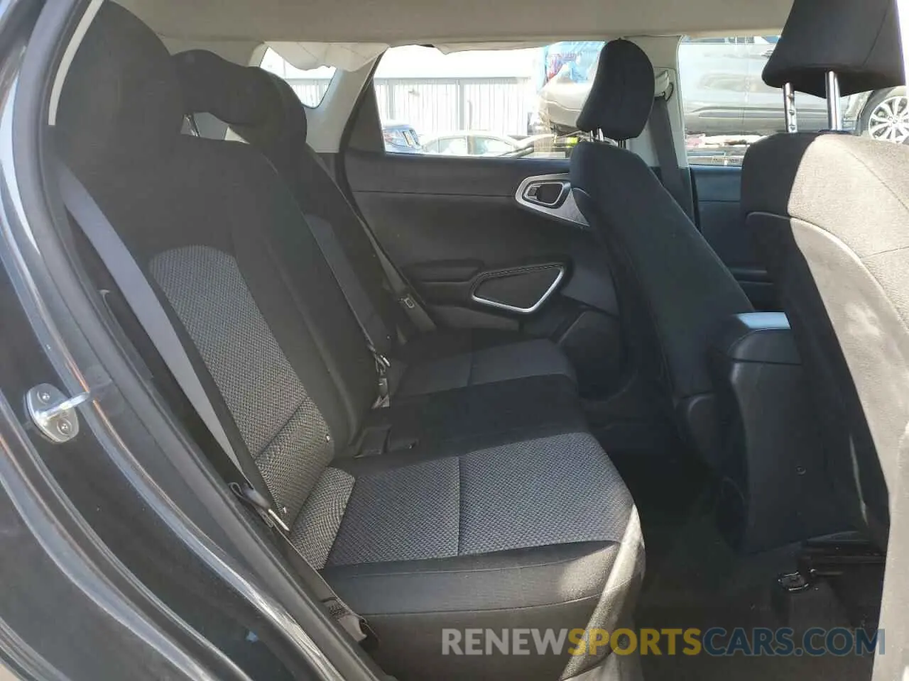 10 fotografías del automóvil dañado KNDJ23AU2L7116281 KIA SOUL 2020