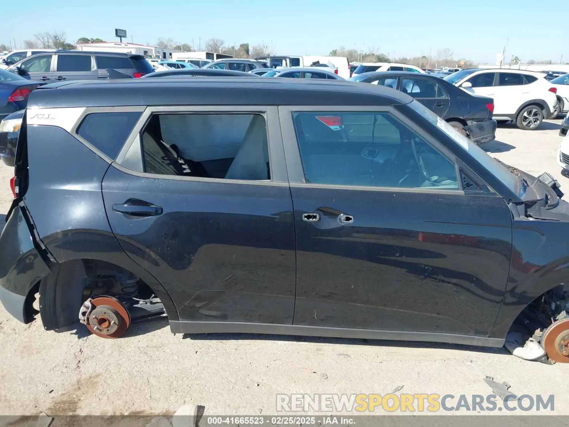 12 fotografías del automóvil dañado KNDJ23AU2L7120735 KIA SOUL 2020