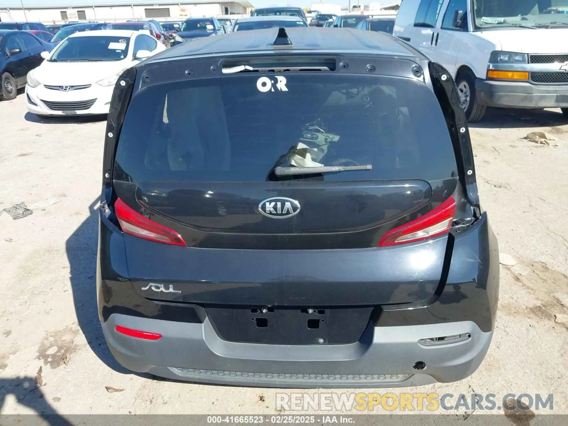 15 fotografías del automóvil dañado KNDJ23AU2L7120735 KIA SOUL 2020