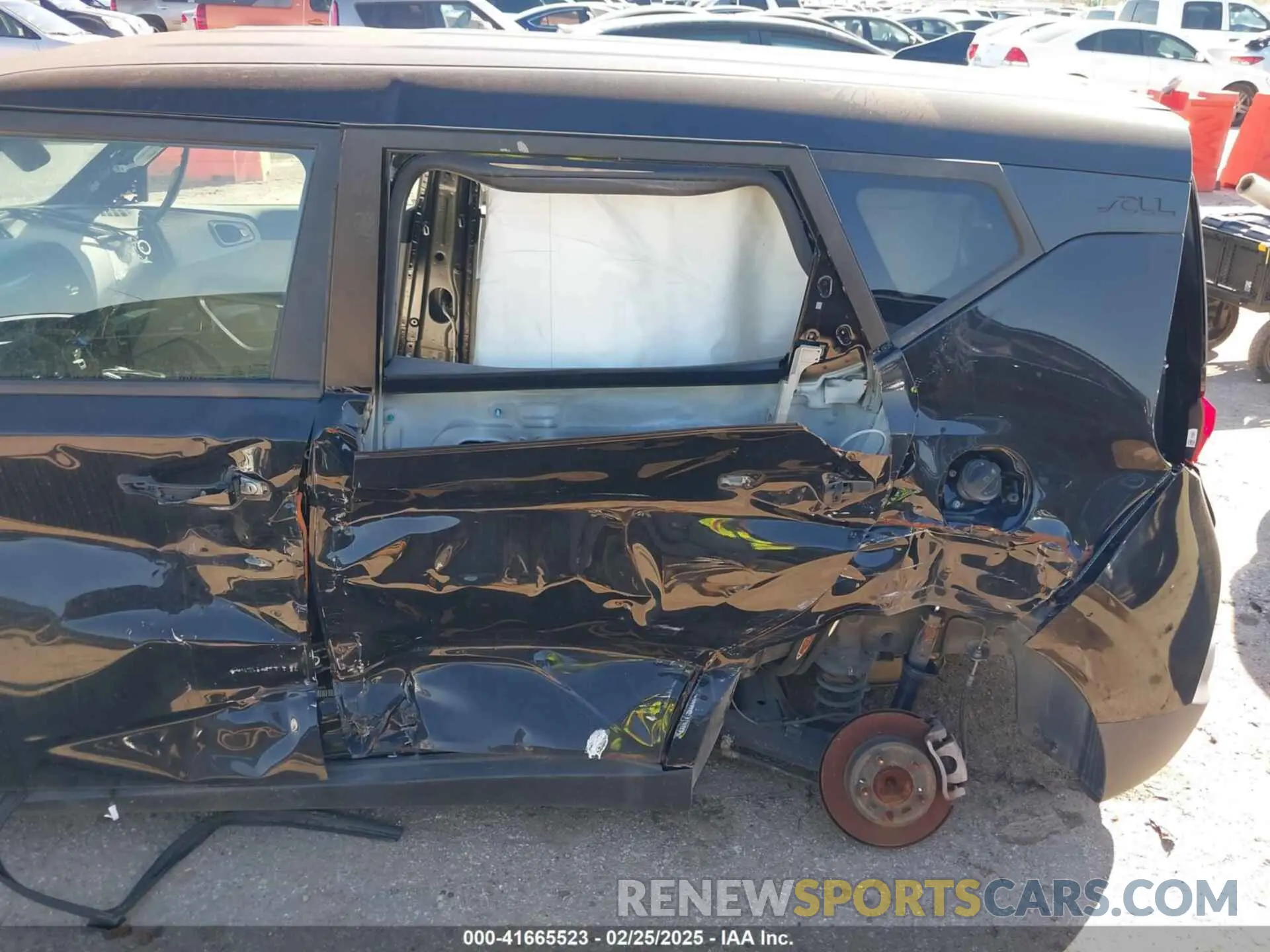16 fotografías del automóvil dañado KNDJ23AU2L7120735 KIA SOUL 2020