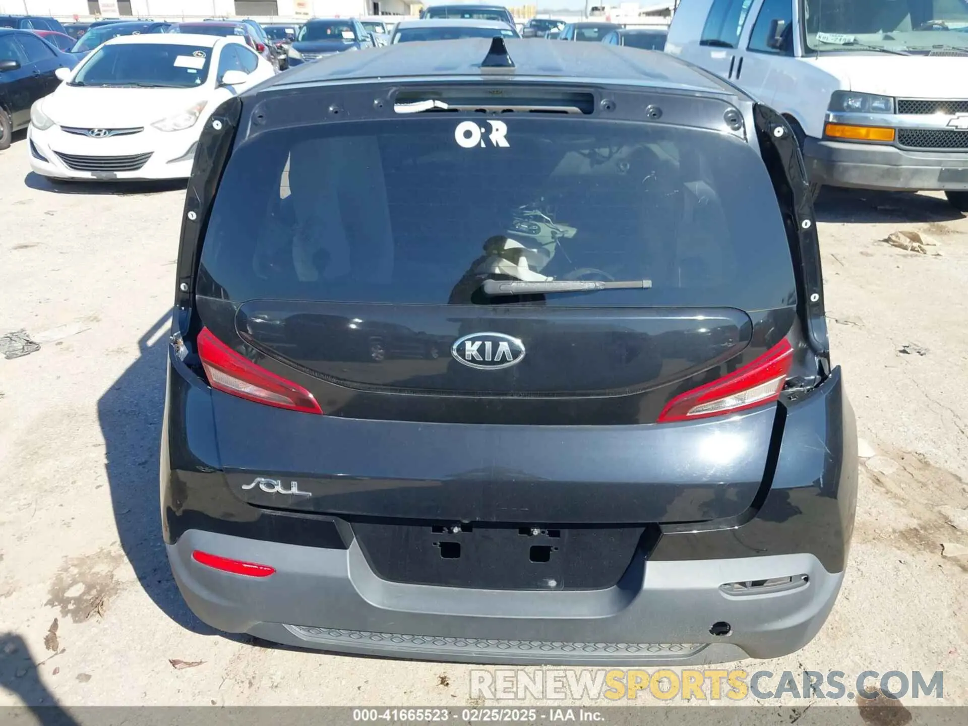 18 fotografías del automóvil dañado KNDJ23AU2L7120735 KIA SOUL 2020