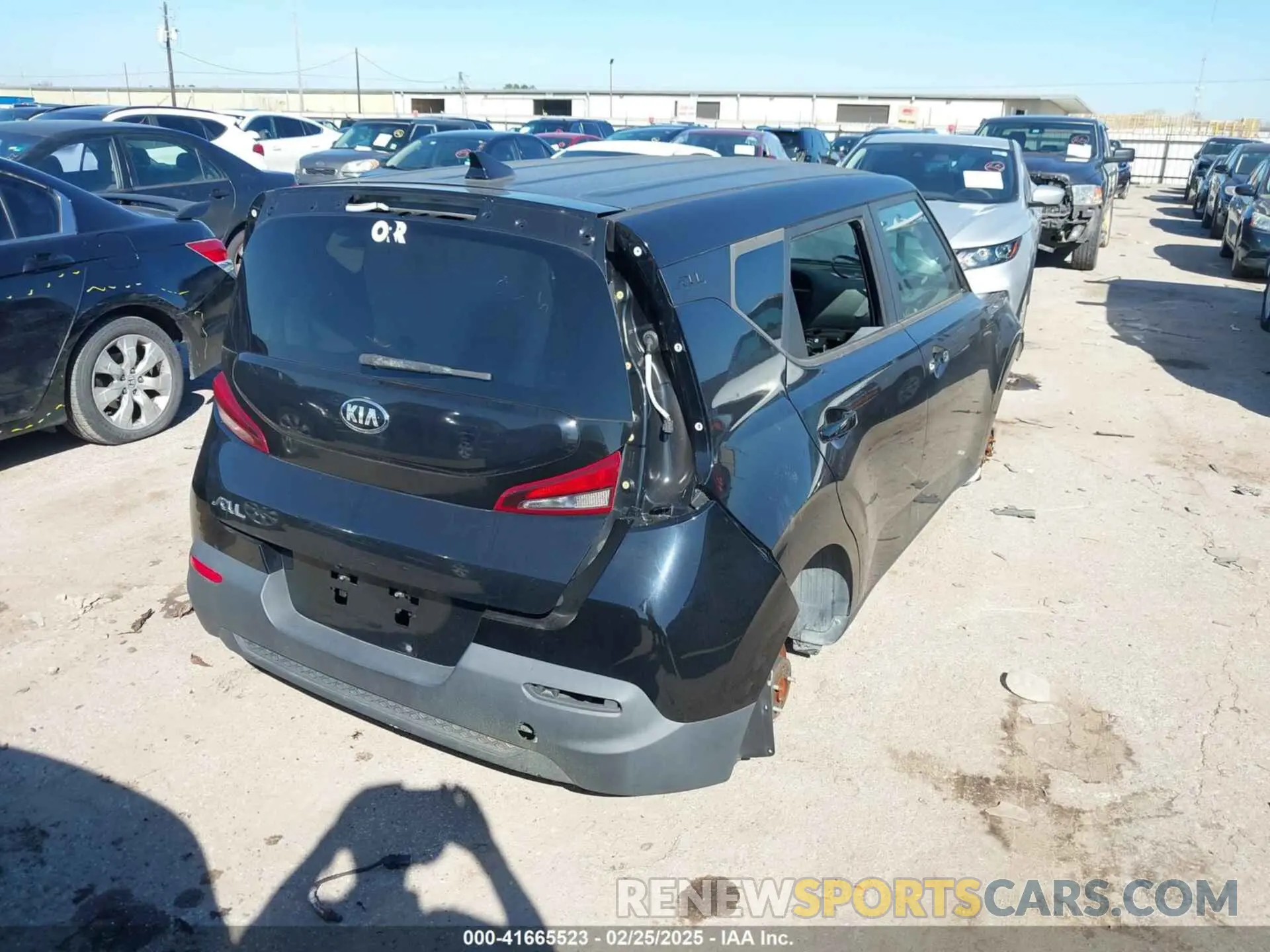 4 fotografías del automóvil dañado KNDJ23AU2L7120735 KIA SOUL 2020