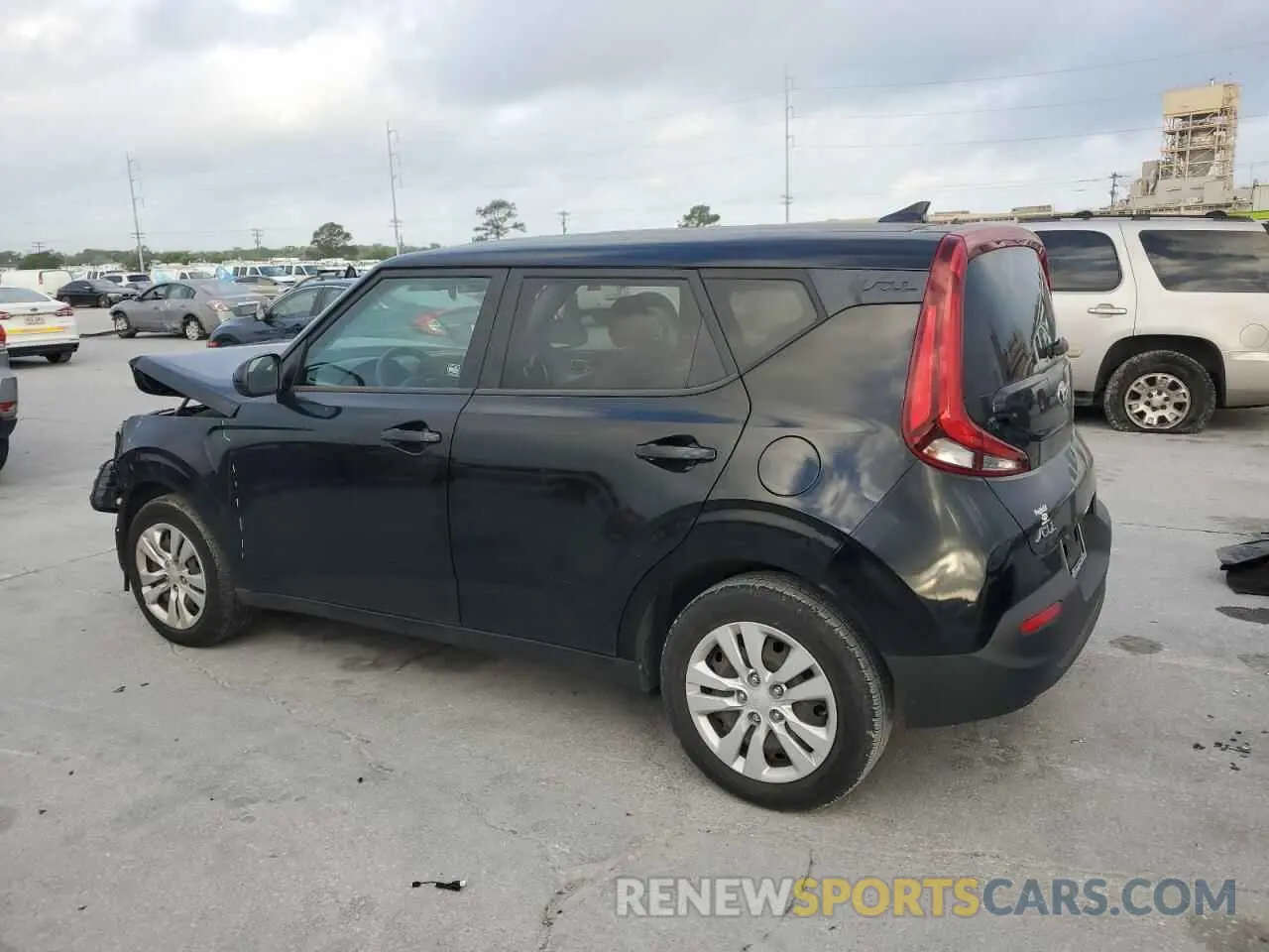 2 fotografías del automóvil dañado KNDJ23AU2L7713866 KIA SOUL 2020