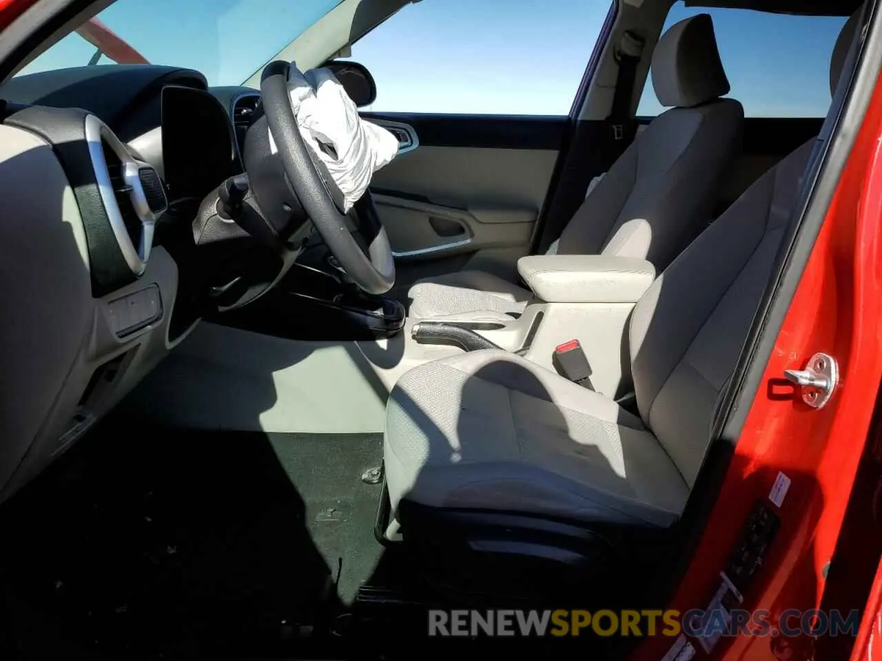 7 fotografías del automóvil dañado KNDJ23AU2L7720722 KIA SOUL 2020