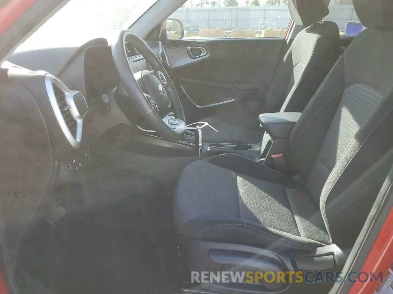 7 fotografías del automóvil dañado KNDJ23AU2L7726228 KIA SOUL 2020