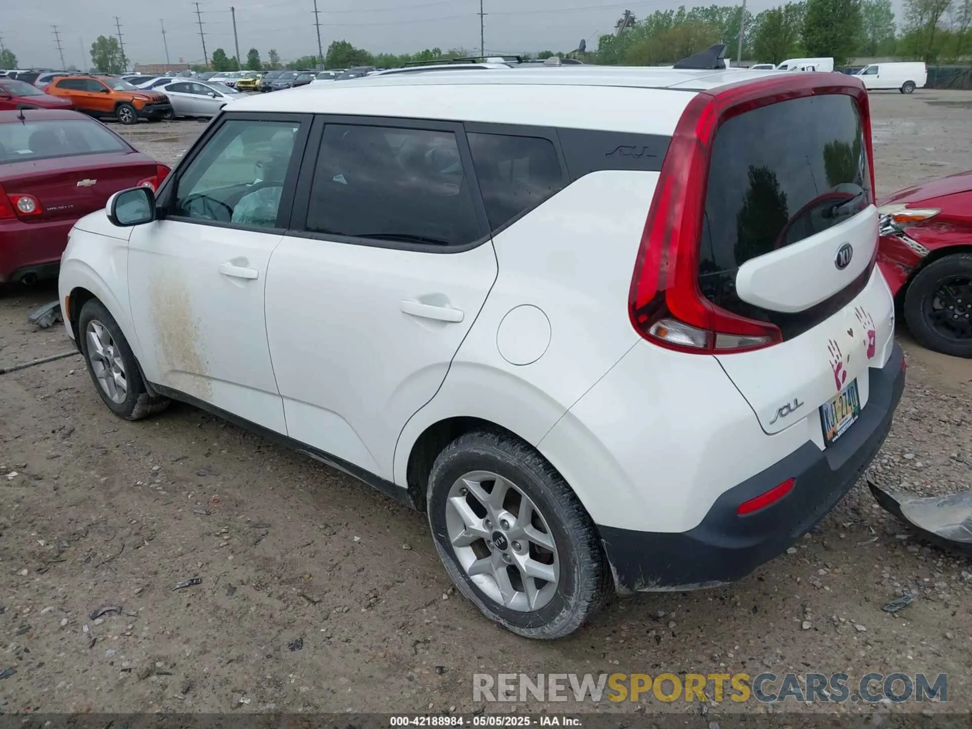 3 fotografías del automóvil dañado KNDJ23AU3L7017808 KIA SOUL 2020