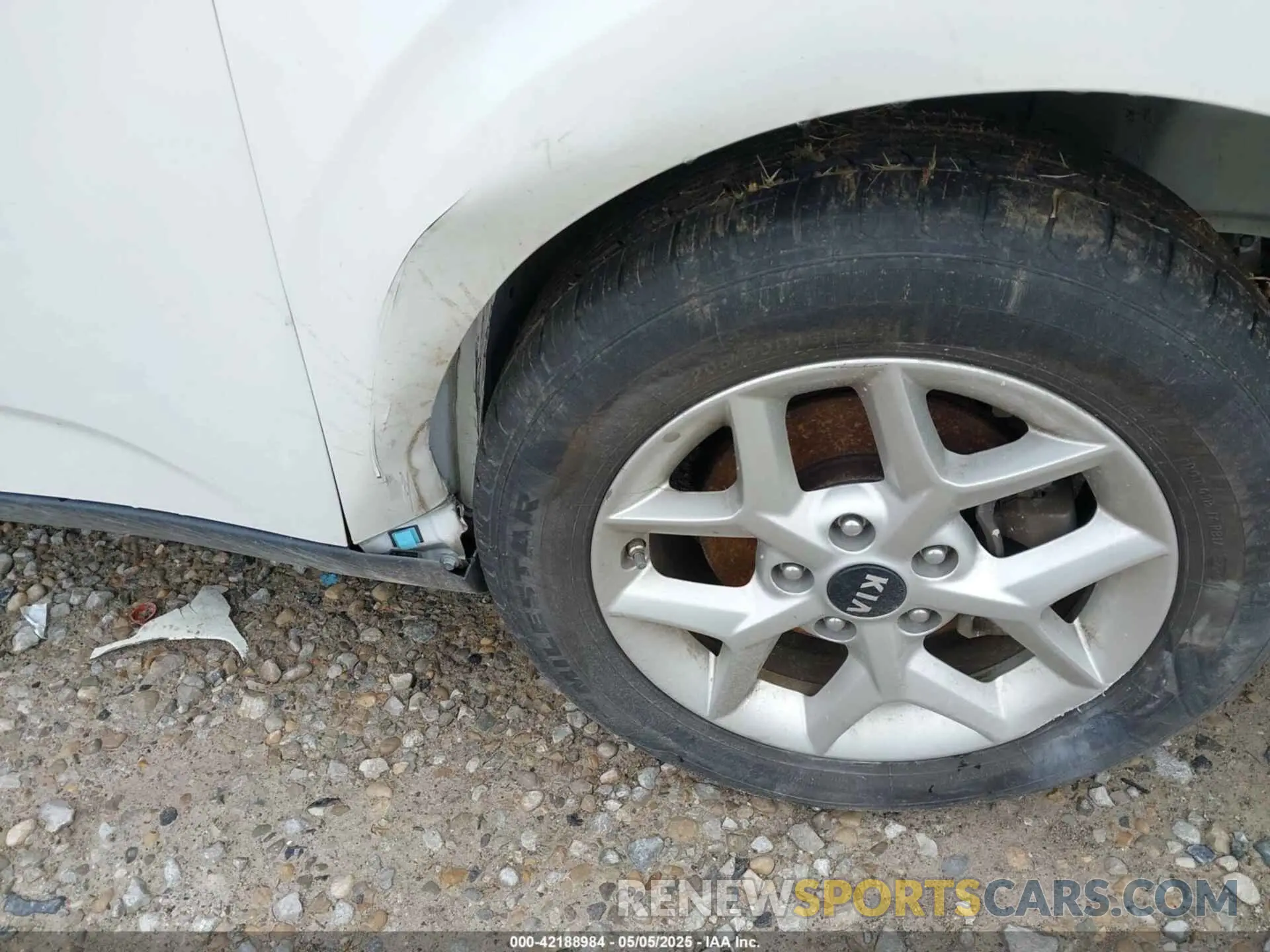 6 fotografías del automóvil dañado KNDJ23AU3L7017808 KIA SOUL 2020