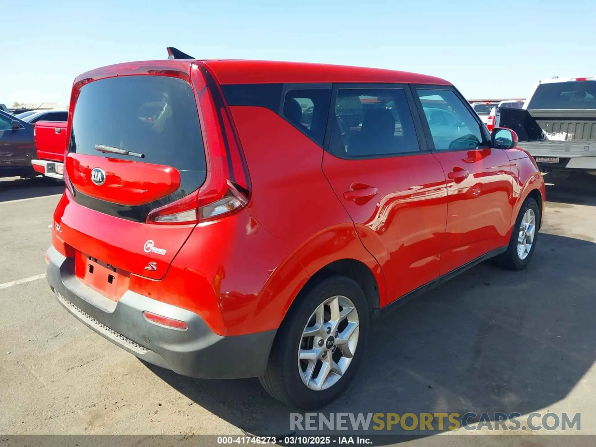 4 fotografías del automóvil dañado KNDJ23AU3L7025665 KIA SOUL 2020