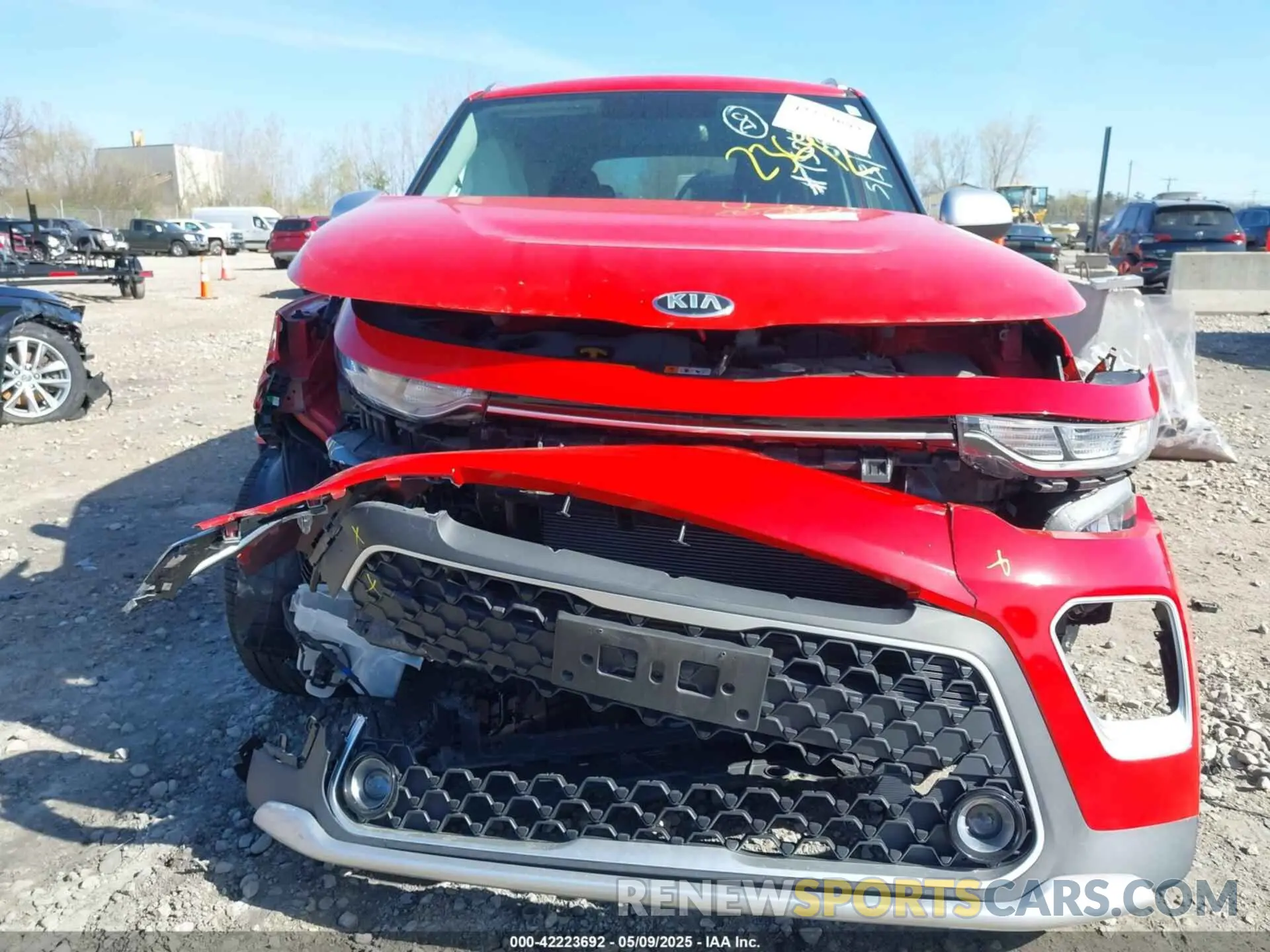 12 fotografías del automóvil dañado KNDJ23AU3L7029506 KIA SOUL 2020