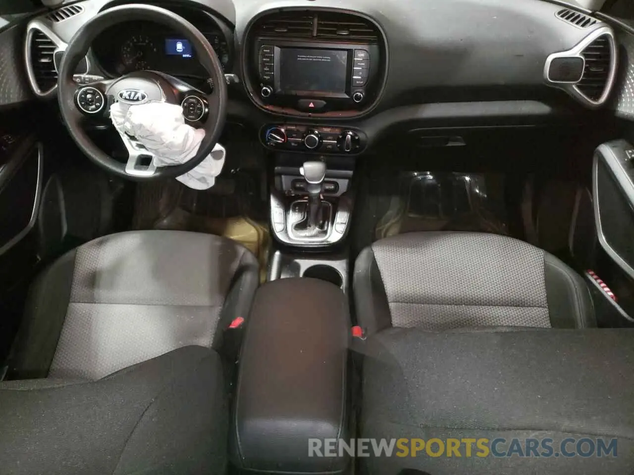 8 fotografías del automóvil dañado KNDJ23AU3L7067768 KIA SOUL 2020