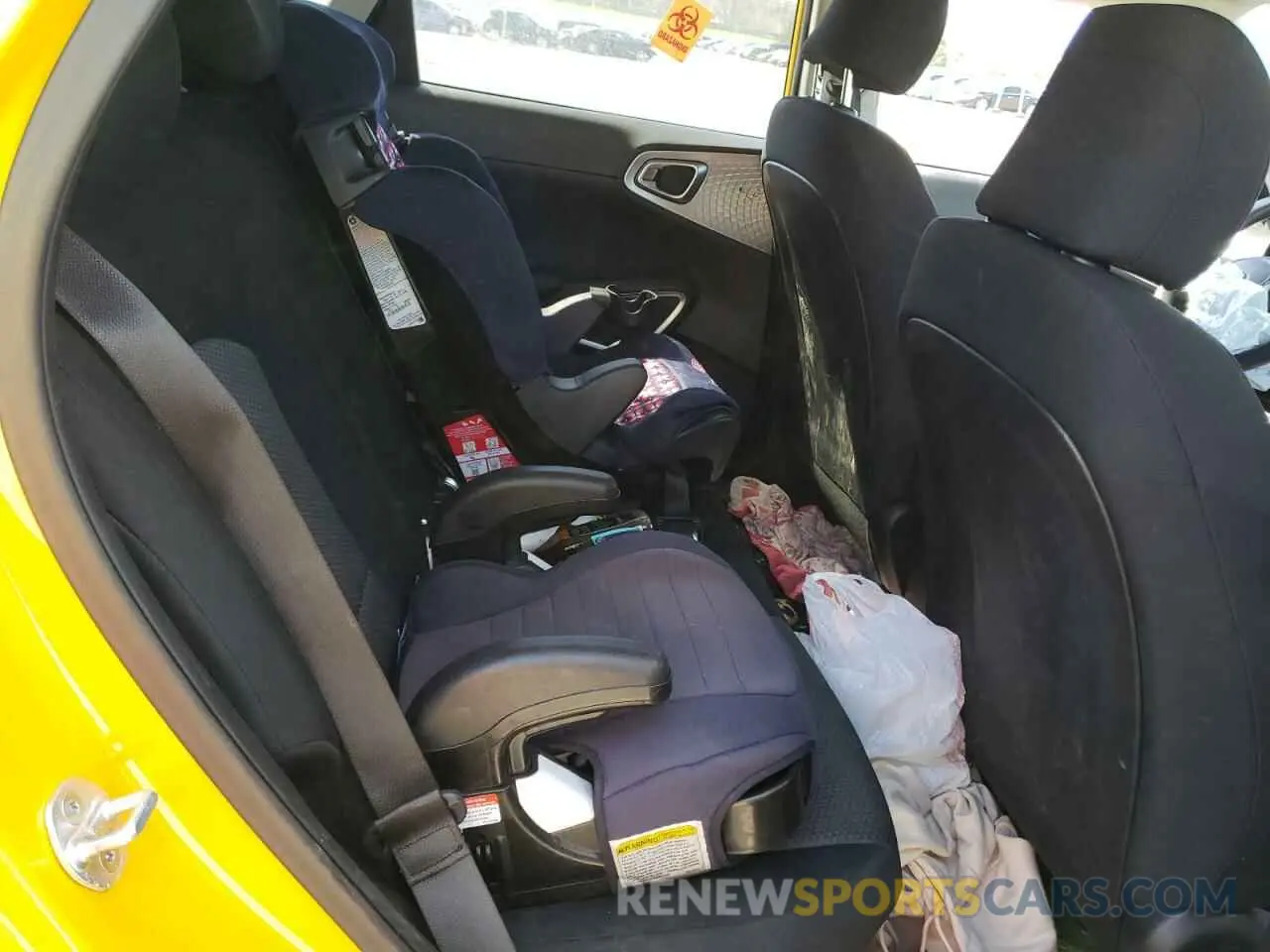 11 fotografías del automóvil dañado KNDJ23AU3L7067818 KIA SOUL 2020