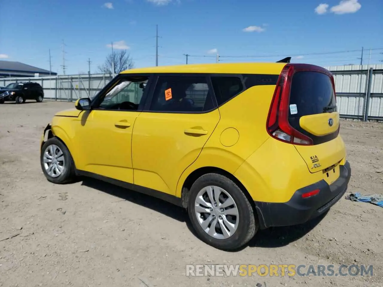 2 fotografías del automóvil dañado KNDJ23AU3L7067818 KIA SOUL 2020