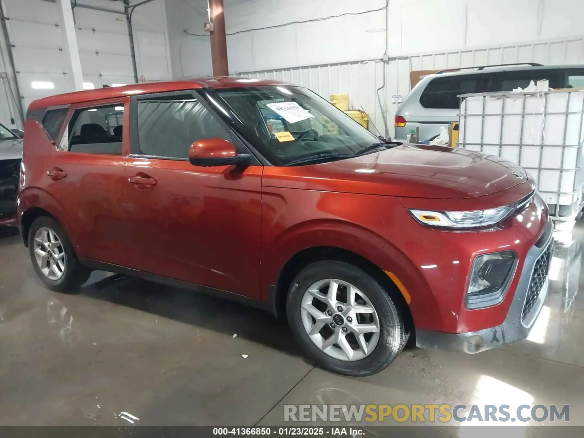14 fotografías del automóvil dañado KNDJ23AU3L7077717 KIA SOUL 2020