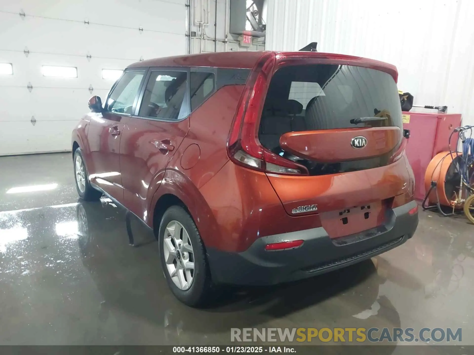 3 fotografías del automóvil dañado KNDJ23AU3L7077717 KIA SOUL 2020